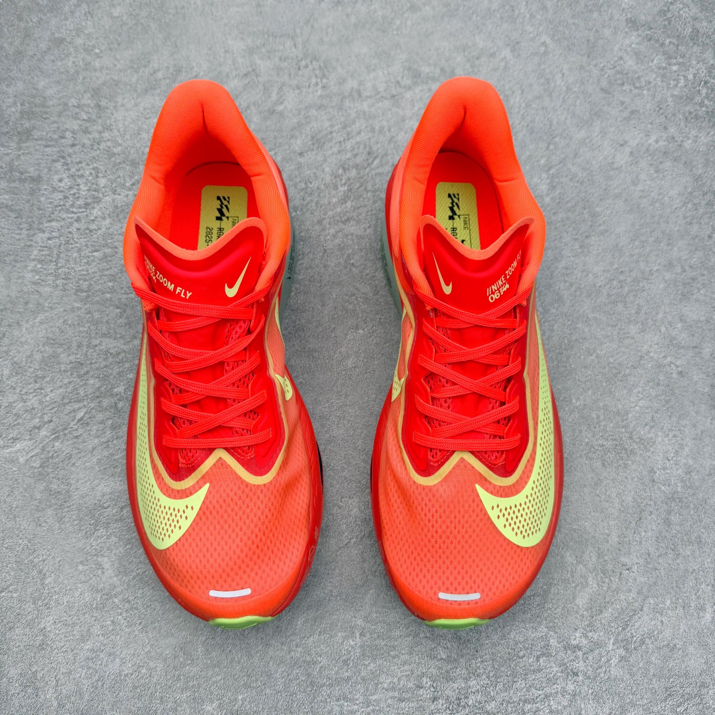 图片[2]-＃纯原福利 NK ZoomX Invincible Run Flyknit 6 轻量跑鞋 飞织低帮休闲运动慢跑鞋 FN8454 此鞋专为短跑运动员而生 是为 5 至 10 公里距离的赛事和训练打造 整体设计采用流线型的轻质工程网眼材质构成鞋面 并与其他 Running 旗舰鞋款同样搭载全脚掌 ZoomX 缓冲中底 搭配 Pebax 物料与橡胶外底 ZoomX StreakFly 首发配色以Prototype呈现 其灵感是来自开发期间的磨损测试 透过编号的标记与内侧的预期跑步距离突出研发过程 尺码：40 40.5 41 42 42.5 43 44 44.5 45-选品中心