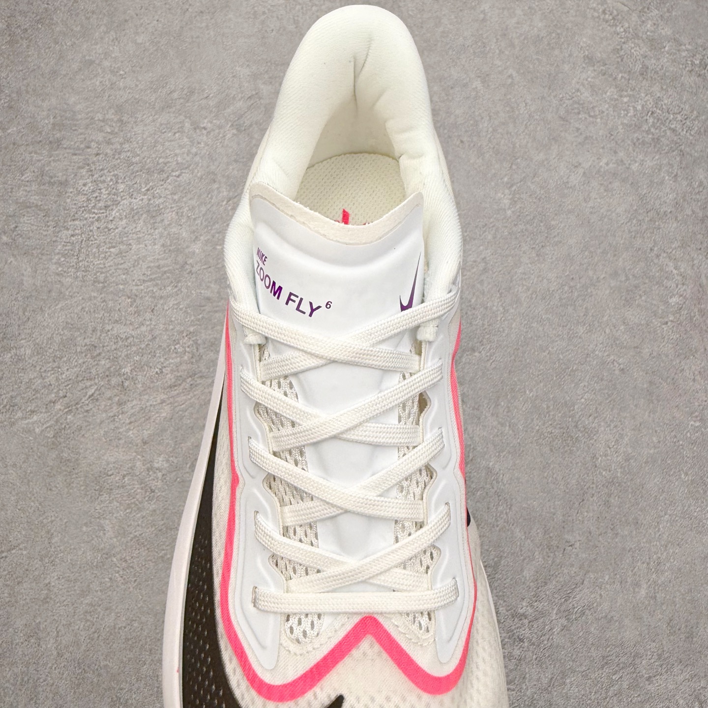 图片[5]-＃纯原福利 NK ZoomX Invincible Run Flyknit 6 轻量跑鞋 飞织低帮休闲运动慢跑鞋 FN8454 此鞋专为短跑运动员而生 是为 5 至 10 公里距离的赛事和训练打造 整体设计采用流线型的轻质工程网眼材质构成鞋面 并与其他 Running 旗舰鞋款同样搭载全脚掌 ZoomX 缓冲中底 搭配 Pebax 物料与橡胶外底 ZoomX StreakFly 首发配色以Prototype呈现 其灵感是来自开发期间的磨损测试 透过编号的标记与内侧的预期跑步距离突出研发过程 尺码：40 40.5 41 42 42.5 43 44 44.5 45-选品中心