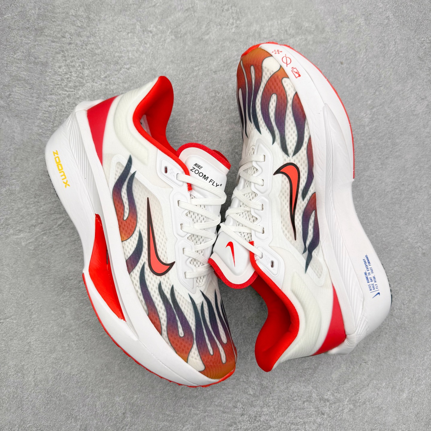 图片[3]-＃纯原福利 NK ZoomX Invincible Run Flyknit 6 轻量跑鞋 飞织低帮休闲运动慢跑鞋 FN8454 此鞋专为短跑运动员而生 是为 5 至 10 公里距离的赛事和训练打造 整体设计采用流线型的轻质工程网眼材质构成鞋面 并与其他 Running 旗舰鞋款同样搭载全脚掌 ZoomX 缓冲中底 搭配 Pebax 物料与橡胶外底 ZoomX StreakFly 首发配色以Prototype呈现 其灵感是来自开发期间的磨损测试 透过编号的标记与内侧的预期跑步距离突出研发过程 尺码：40 40.5 41 42 42.5 43 44 44.5 45-选品中心