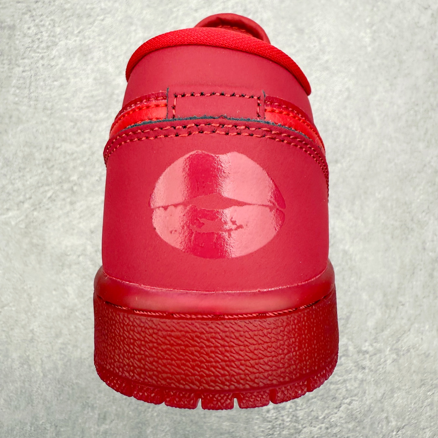 图片[8]-＃K版 Air Jordan AJ1 Low 低帮 IB7012-600 全新流水线出品 DT版本唯一平替选择 市场第二梯队最强版 全部原鞋开发 原楦原纸板开发 全鞋电脑针车 原厂内置全掌气垫 原盒内在原标 唯一Zp原版鞋带绑法 免检产品 全新2022版型 全头层皮料 完美零毛边处理 原厂配置全掌气垫 价格定位良心 几十个配色陆续出货 实拍调校N版已经零色差零失真 百分百还原实物色彩所见即所得 不存在货不对板色差等低级问题 选购参考实物拍摄 不混卖不参货 只用心做好货严格选品 承诺混一赔十 尺码：36 36.5 37.5 38 38.5 39 40 40.5 41 42 42.5 43 44 44.5 45-选品中心