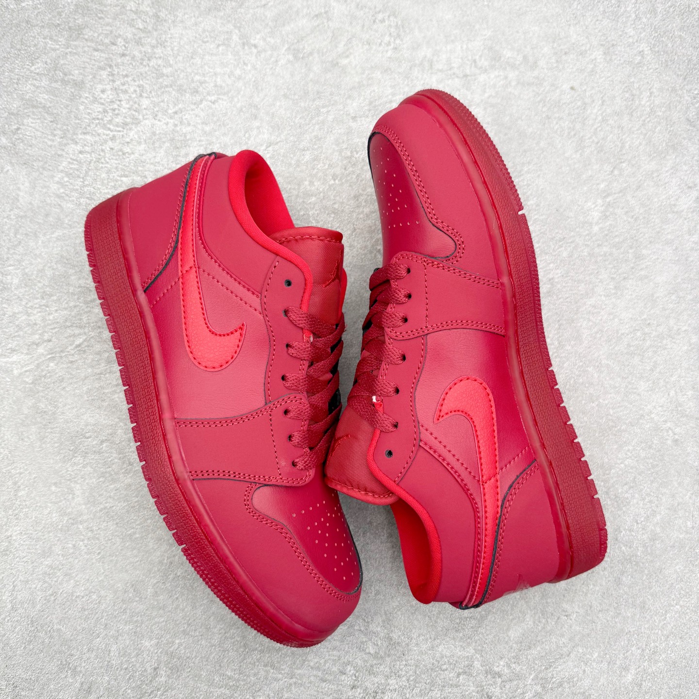 图片[3]-＃K版 Air Jordan AJ1 Low 低帮 IB7012-600 全新流水线出品 DT版本唯一平替选择 市场第二梯队最强版 全部原鞋开发 原楦原纸板开发 全鞋电脑针车 原厂内置全掌气垫 原盒内在原标 唯一Zp原版鞋带绑法 免检产品 全新2022版型 全头层皮料 完美零毛边处理 原厂配置全掌气垫 价格定位良心 几十个配色陆续出货 实拍调校N版已经零色差零失真 百分百还原实物色彩所见即所得 不存在货不对板色差等低级问题 选购参考实物拍摄 不混卖不参货 只用心做好货严格选品 承诺混一赔十 尺码：36 36.5 37.5 38 38.5 39 40 40.5 41 42 42.5 43 44 44.5 45-选品中心