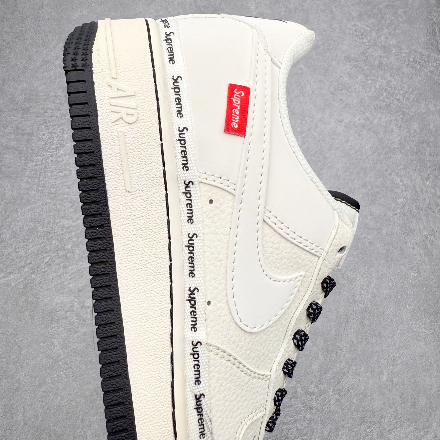 图片[6]-NK Air Force 1´07 Low 空军一号低帮百搭休闲运动板鞋 XX3168-222 柔软、弹性十足的缓震性能和出色的中底设计 横跨复古与现代的外型结合 造就出风靡全球 三十多年的Force 1 直到今天还深受青睐 实拍调校N版已经零色差零失真 百分百还原实物色彩所见即所得 不存在货不对板色差等低级问题 选购参考实物拍摄 不混卖不参货 只用心做好货严格选品 承诺混一赔十 尺码：36 36.5 37.5 38 38.5 39 40 40.5 41 42 42.5 43 44 44.5 45-选品中心