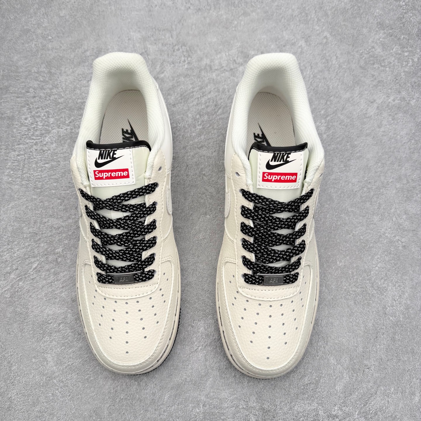 图片[2]-NK Air Force 1´07 Low 空军一号低帮百搭休闲运动板鞋 XX3168-222 柔软、弹性十足的缓震性能和出色的中底设计 横跨复古与现代的外型结合 造就出风靡全球 三十多年的Force 1 直到今天还深受青睐 实拍调校N版已经零色差零失真 百分百还原实物色彩所见即所得 不存在货不对板色差等低级问题 选购参考实物拍摄 不混卖不参货 只用心做好货严格选品 承诺混一赔十 尺码：36 36.5 37.5 38 38.5 39 40 40.5 41 42 42.5 43 44 44.5 45-选品中心