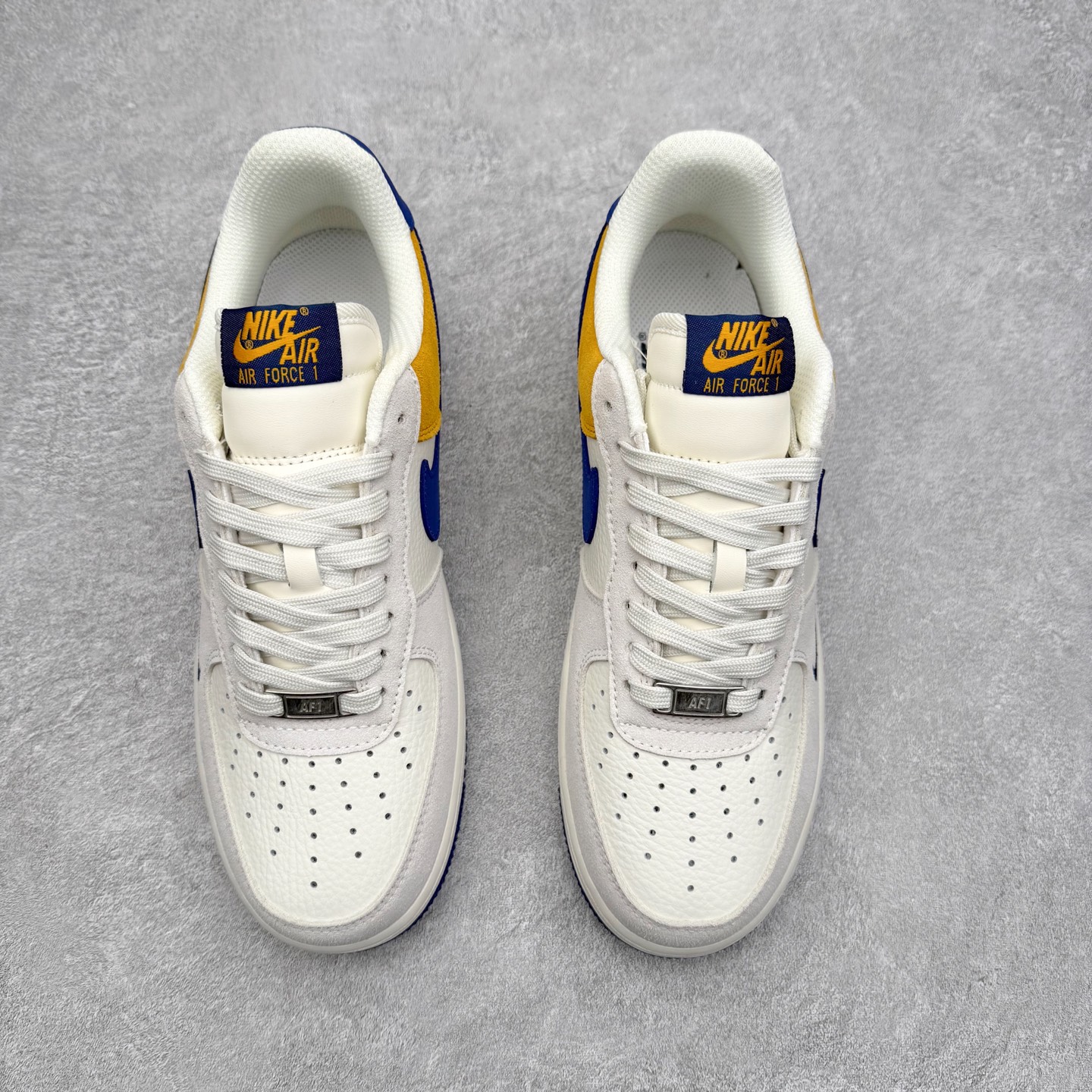 图片[2]-NK Air Force 1´07 Low 空军一号低帮百搭休闲运动板鞋 HF2794-100 柔软、弹性十足的缓震性能和出色的中底设计 横跨复古与现代的外型结合 造就出风靡全球 三十多年的Force 1 直到今天还深受青睐 实拍调校N版已经零色差零失真 百分百还原实物色彩所见即所得 不存在货不对板色差等低级问题 选购参考实物拍摄 不混卖不参货 只用心做好货严格选品 承诺混一赔十 尺码：36 36.5 37.5 38 38.5 39 40 40.5 41 42 42.5 43 44 44.5 45-选品中心