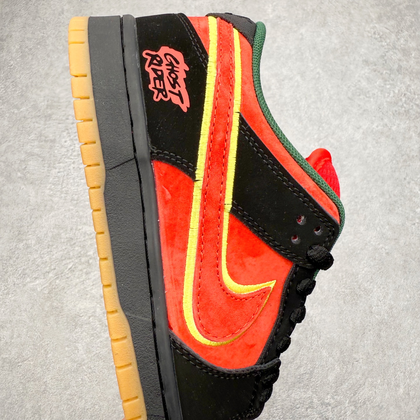 图片[6]-＃F版 NK Dunk SB 恶灵骑士 小众高级 个性潮流减震低帮板鞋 黑红 FZ1287-300 极限压缩利润空间 超乎所想的高性价比 用料绝不含糊 原盒原配 正确耐磨橡胶大底 超高清洁度 全鞋零毛边皮料切割 全套原楦原模倾力打造完美版型 尺码：36 36.5 37.5 38 38.5 39 40 40.5 41 42 42.5 43 44 44.5 45 46 47.5-选品中心