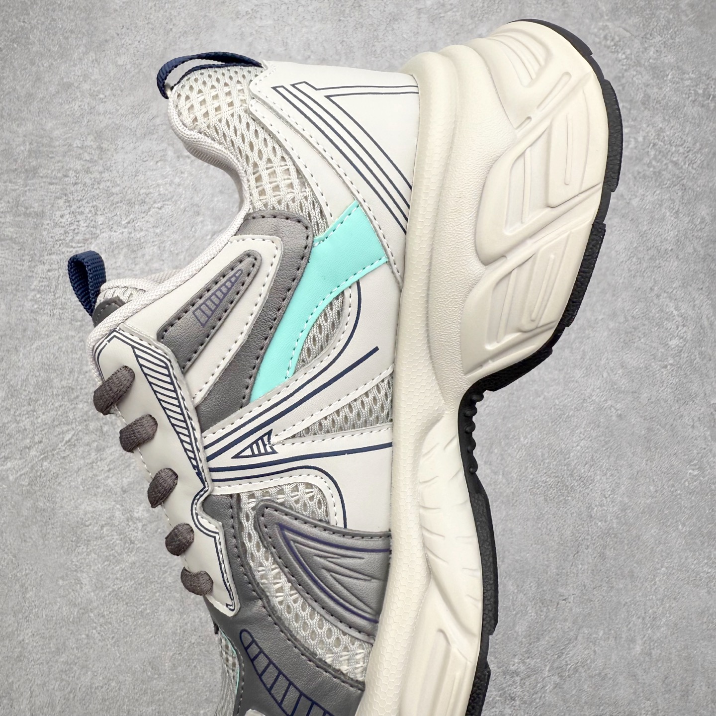 图片[7]-GG-CC赵露思2025新款厚底增高休闲运动老爹鞋系列 广东大厂出品 7CM厚底增高 星河粒子 银白粉色 银角大王 完美细节 25ss春季新款厚底增高 大长腿 时髦look轻松定格 不费力展现率性氛围 高档银盒 酷帅机能风不规则设计大底 拼色造型设计 轻便舒适百搭 GGCC银白配色好温柔 三层组合月牙底 柔软有弹性的月牙底和增加舒适度显腿长的7cm增高 长时间走路和站立都不累脚舒适度和少女感 厚底增高 不管怎么搭都好看~尺码：35 36 37 38 39 40-选品中心