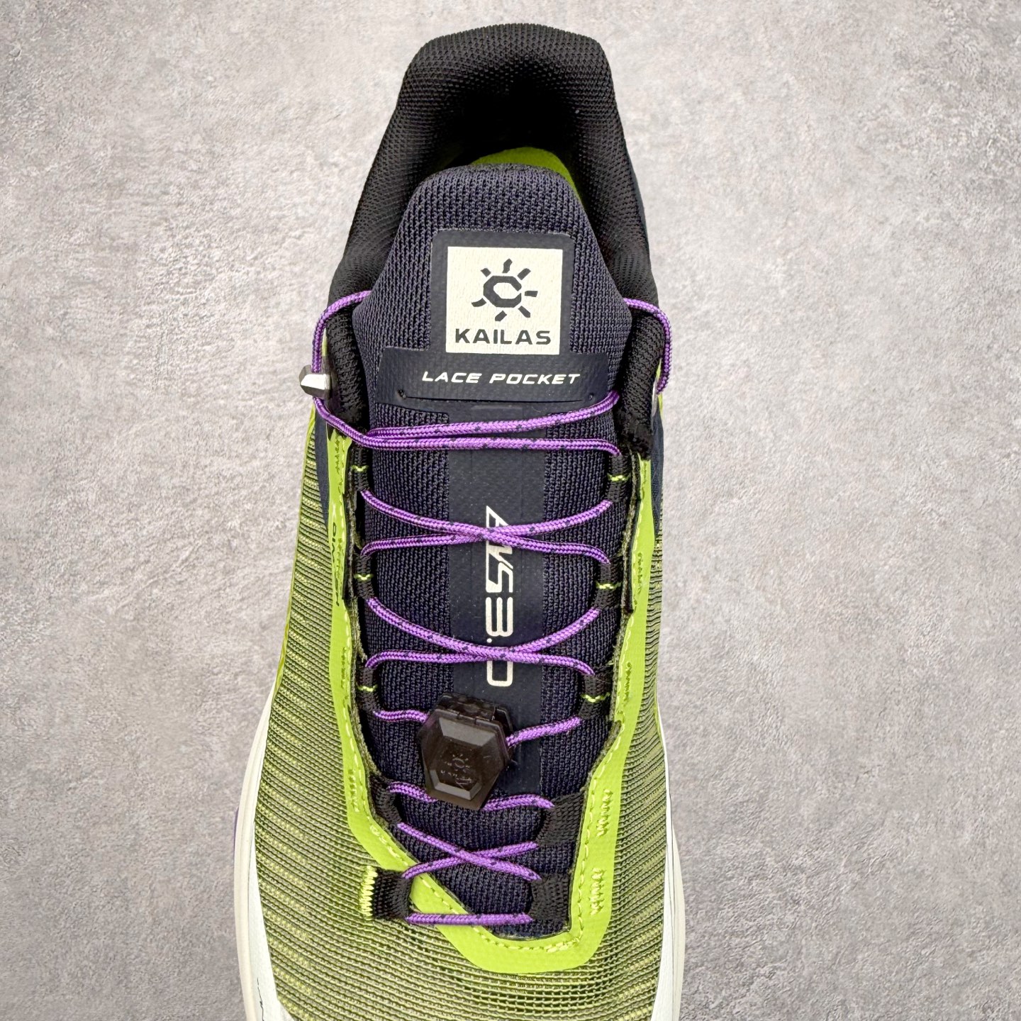 图片[5]-＃K版 KAILAS FUGA EX330 25款长距离跑山 时尚舒适跑步鞋 KAILAS凯乐石品牌是全球三大全系攀登品牌之一，于2003年创立于中国广州，致力于为有攀登梦想的户外运动员及爱好者，研发制造功能性专业装备，满足他们在极限环境下安全舒适的需求，凯乐石专注于科技面料的开发及专业功能设计，产品线覆盖登山、攀岩、徒步、越野跑山、露营、旅行等多项户外运动，通过运动员的测试反馈，不断进化迭代，产品荣获国内外大奖71座，发明专利21个，更突破性的自主研发攀登器械，打造出中国的攀登硬实力。实拍调校N版已经零色差零失真 百分百还原实物色彩所见即所得 不存在货不对板色差等低级问题 选购参考实物拍摄 不混卖不参货 只用心做好货严格选品 承诺混一赔十 尺码：36 36.5 37.5 38 38.5 39 40 40.5 41 42 42.5 43 44 44.5 45-选品中心