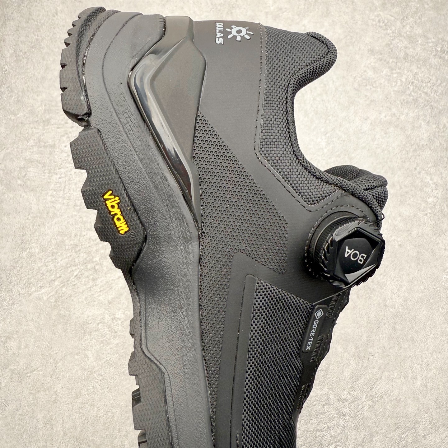 图片[6]-＃K版 KAILAS 凯乐石 界山户外运动舒适时尚防滑透气低帮登山徒步鞋 KAILAS凯乐石品牌是全球三大全系攀登品牌之一，于2003年创立于中国广州，致力于为有攀登梦想的户外运动员及爱好者，研发制造功能性专业装备，满足他们在极限环境下安全舒适的需求，凯乐石专注于科技面料的开发及专业功能设计，产品线覆盖登山、攀岩、徒步、越野跑山、露营、旅行等多项户外运动，通过运动员的测试反馈，不断进化迭代，产品荣获国内外大奖71座，发明专利21个，更突破性的自主研发攀登器械，打造出中国的攀登硬实力。实拍调校N版已经零色差零失真 百分百还原实物色彩所见即所得 不存在货不对板色差等低级问题 选购参考实物拍摄 不混卖不参货 只用心做好货严格选品 承诺混一赔十 尺码：36 36.5 37.5 38 38.5 39 40 40.5 41 42 42.5 43 44 44.5 45-选品中心