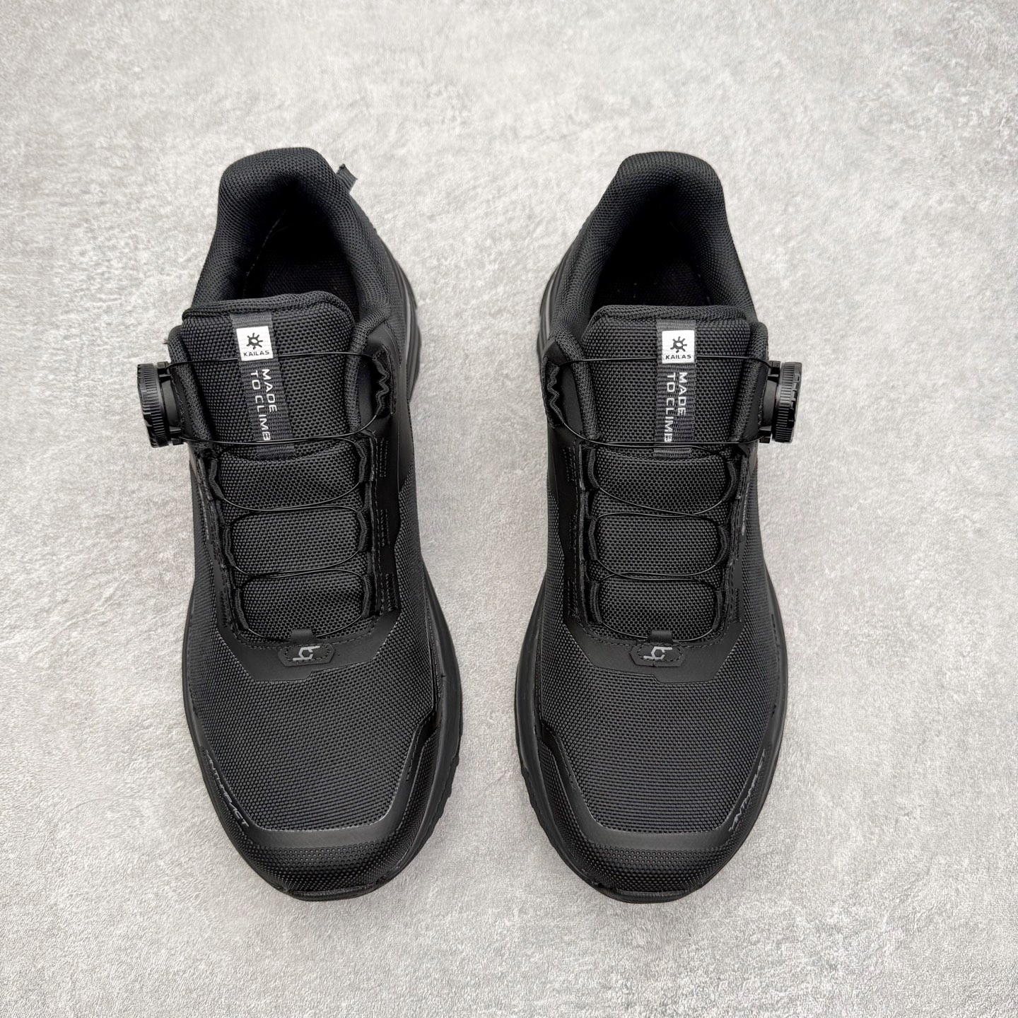 图片[2]-＃K版 KAILAS 凯乐石 界山户外运动舒适时尚防滑透气低帮登山徒步鞋 KAILAS凯乐石品牌是全球三大全系攀登品牌之一，于2003年创立于中国广州，致力于为有攀登梦想的户外运动员及爱好者，研发制造功能性专业装备，满足他们在极限环境下安全舒适的需求，凯乐石专注于科技面料的开发及专业功能设计，产品线覆盖登山、攀岩、徒步、越野跑山、露营、旅行等多项户外运动，通过运动员的测试反馈，不断进化迭代，产品荣获国内外大奖71座，发明专利21个，更突破性的自主研发攀登器械，打造出中国的攀登硬实力。实拍调校N版已经零色差零失真 百分百还原实物色彩所见即所得 不存在货不对板色差等低级问题 选购参考实物拍摄 不混卖不参货 只用心做好货严格选品 承诺混一赔十 尺码：36 36.5 37.5 38 38.5 39 40 40.5 41 42 42.5 43 44 44.5 45-选品中心