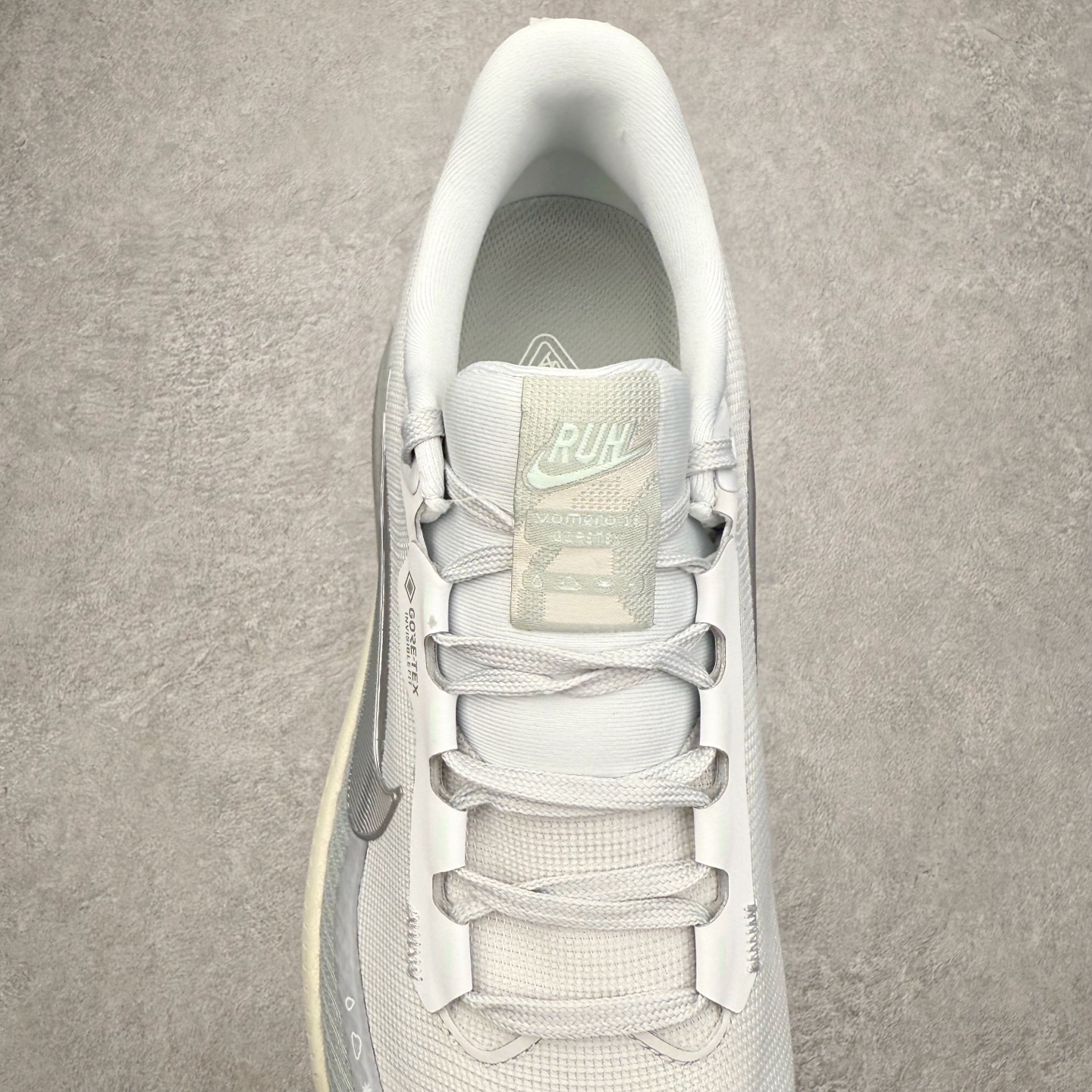 图片[5]-NK Vomero 18 GTX 时尚舒适 网布防滑耐磨 低帮跑步鞋 实拍调校N版已经零色差零失真 百分百还原实物色彩所见即所得 不存在货不对板色差等低级问题 选购参考实物拍摄 不混卖不参货 只用心做好货严格选品 承诺混一赔十 尺码：36 36.5 37.5 38 38.5 39 40 40.5 41 42 42.5 43 44 44.5 45-选品中心