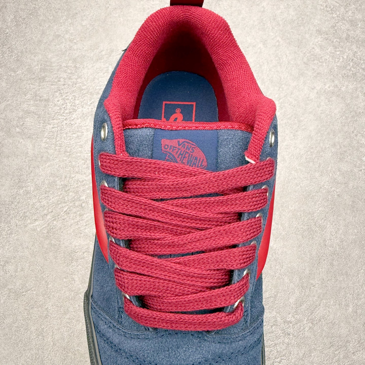 图片[5]-Vans Knu Skool 铆钉藏蓝酒红 官方新款 复古休闲胖胖面包鞋 此次以铆钉元素为设计亮点，面包鞋标志性的立体大Logo搭配麂皮材质，质感拉满，后跟融合铆钉元素，街头复古风十足。 尺码：35 36 36.5 37 38 38.5 39 40 40.5 41 42 42.5 43 44 45-选品中心