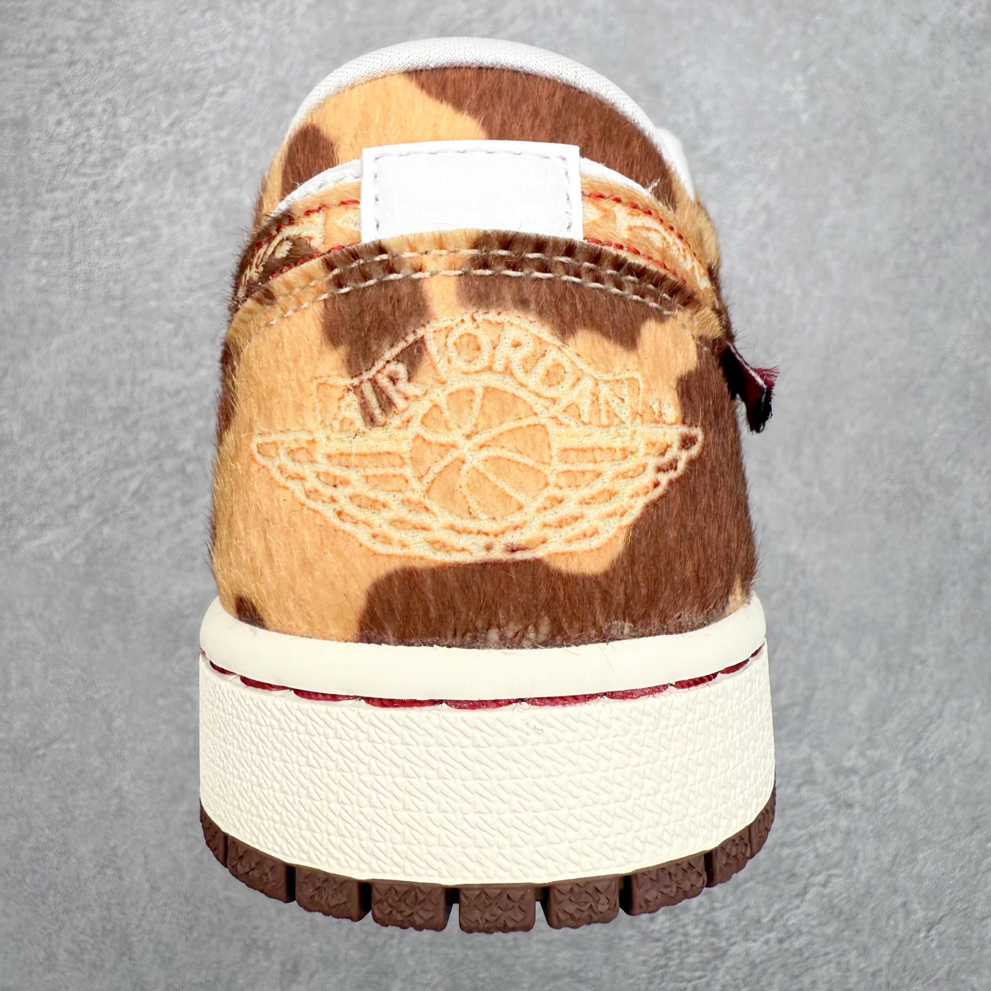 图片[8]-Air Jordan AJ1 Low OG 低帮 IQ5321-121 全新流水线出品 DT版本唯一平替选择 市场第二梯队最强版 全部原鞋开发 原楦原纸板开发 全鞋电脑针车 原厂内置全掌气垫 原盒内在原标 唯一Zp原版鞋带绑法 免检产品 全新2022版型 全头层皮料 完美零毛边处理 原厂配置全掌气垫 价格定位良心 几十个配色陆续出货 实拍调校N版已经零色差零失真 百分百还原实物色彩所见即所得 不存在货不对板色差等低级问题 选购参考实物拍摄 不混卖不参货 只用心做好货严格选品 承诺混一赔十 尺码：36 36.5 37.5 38 38.5 39 40 40.5 41 42 42.5 43 44 44.5 45-选品中心