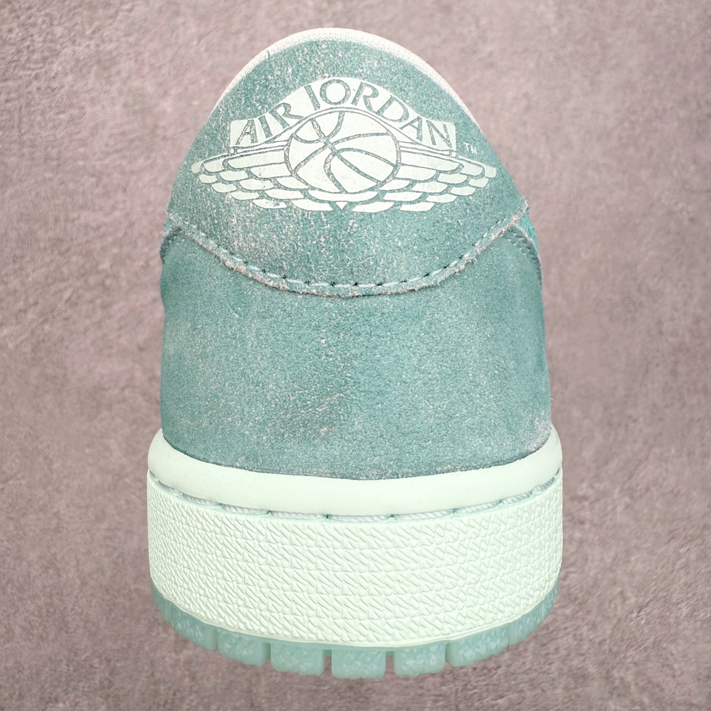 图片[8]-Air Jordan AJ1 Low OG 低帮 HQ8111-300 全新流水线出品 DT版本唯一平替选择 市场第二梯队最强版 全部原鞋开发 原楦原纸板开发 全鞋电脑针车 原厂内置全掌气垫 原盒内在原标 唯一Zp原版鞋带绑法 免检产品 全新2022版型 全头层皮料 完美零毛边处理 原厂配置全掌气垫 价格定位良心 几十个配色陆续出货 实拍调校N版已经零色差零失真 百分百还原实物色彩所见即所得 不存在货不对板色差等低级问题 选购参考实物拍摄 不混卖不参货 只用心做好货严格选品 承诺混一赔十 尺码：36 36.5 37.5 38 38.5 39 40 40.5 41 42 42.5 43 44 44.5 45-选品中心