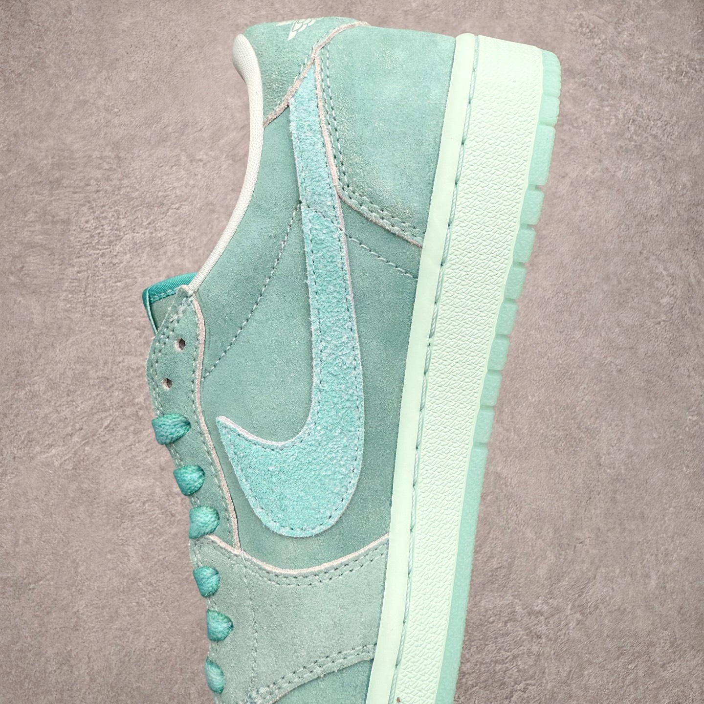 图片[7]-Air Jordan AJ1 Low OG 低帮 HQ8111-300 全新流水线出品 DT版本唯一平替选择 市场第二梯队最强版 全部原鞋开发 原楦原纸板开发 全鞋电脑针车 原厂内置全掌气垫 原盒内在原标 唯一Zp原版鞋带绑法 免检产品 全新2022版型 全头层皮料 完美零毛边处理 原厂配置全掌气垫 价格定位良心 几十个配色陆续出货 实拍调校N版已经零色差零失真 百分百还原实物色彩所见即所得 不存在货不对板色差等低级问题 选购参考实物拍摄 不混卖不参货 只用心做好货严格选品 承诺混一赔十 尺码：36 36.5 37.5 38 38.5 39 40 40.5 41 42 42.5 43 44 44.5 45-选品中心