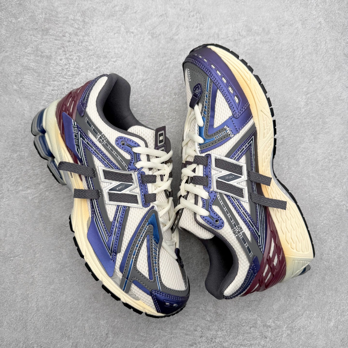 图片[3]-New Balance M1906R NB新百伦系列复古老爹风休闲运动慢跑鞋 日韩出口特供订单 全网最全配色 配套商长期套现长期补货 全新货品 正常出厂触屏不到的单价 超级跑量款 全套原楦原纸板原厂数据开发 进口三明治网面 原装进口翻毛皮料正确绒感卡色 正确中底拉帮中底网布细节 采用轻质牛剖革拼接透气网眼衬垫织物鞋面材质 T-Beam大底提供足步弓支撑 保持步态稳定 后跟搭载外露缓震胶 鞋身整体以各种深浅不一的灰色覆盖 鞋头以淡蓝色调装饰 网眼衬垫通过不规律的色块实现做旧的美感 泛黄的鞋底更是进一步增添了复古气息 尺码：36 37 37.5 38 38.5 39.5 40 40.5 41.5 42 42.5 43 44 45-选品中心