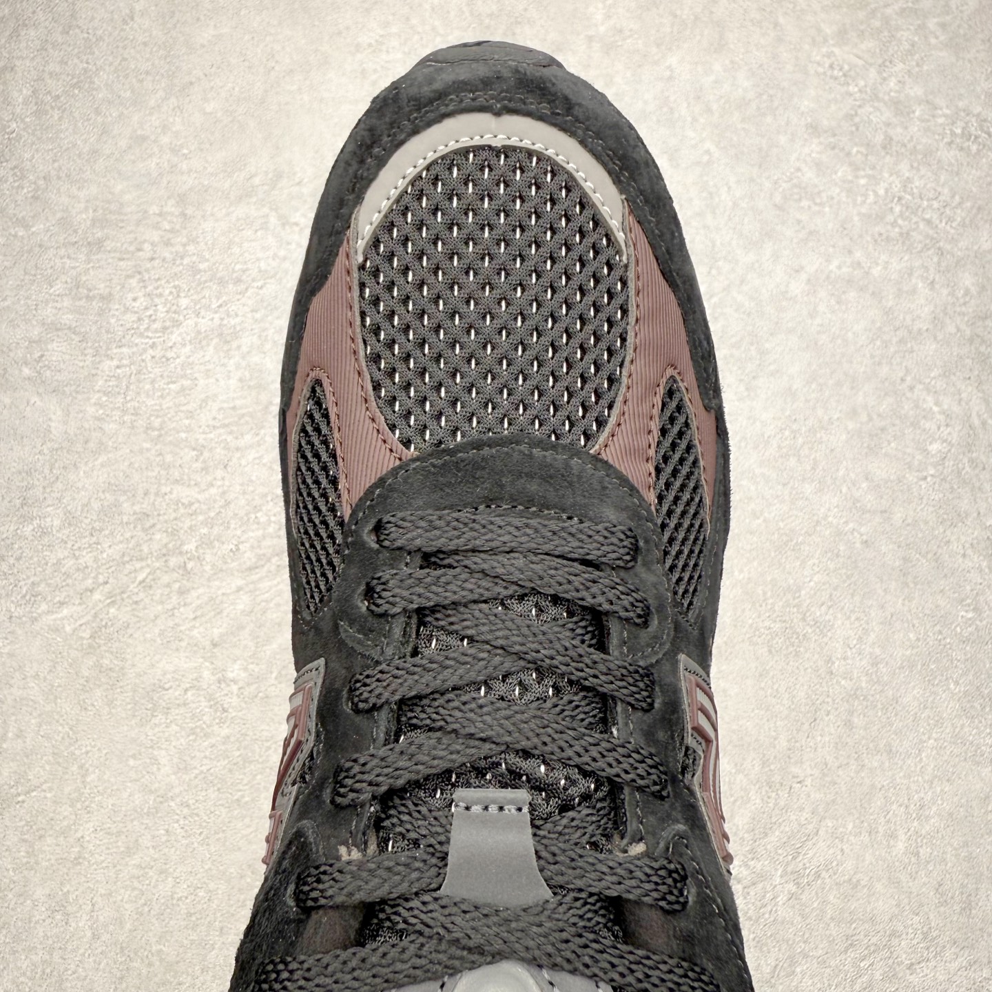 图片[4]-New Balance NB2010系列新百伦经典复古休闲运动板鞋 以ENCAP中底配以升级版 N-ERGY缓震物料 鞋面则采用特色的柔软麂皮搭以NewBalance经典的尼龙网布 低调中还原跑鞋本真 更年轻化的设计理念与材质 让新世代青年得以用全新视角体验经典鞋款的传奇魅力尺码：36 37 37.5 38 38.5 39.5 40 40.5 41.5 42 42.5 43 44 45-选品中心