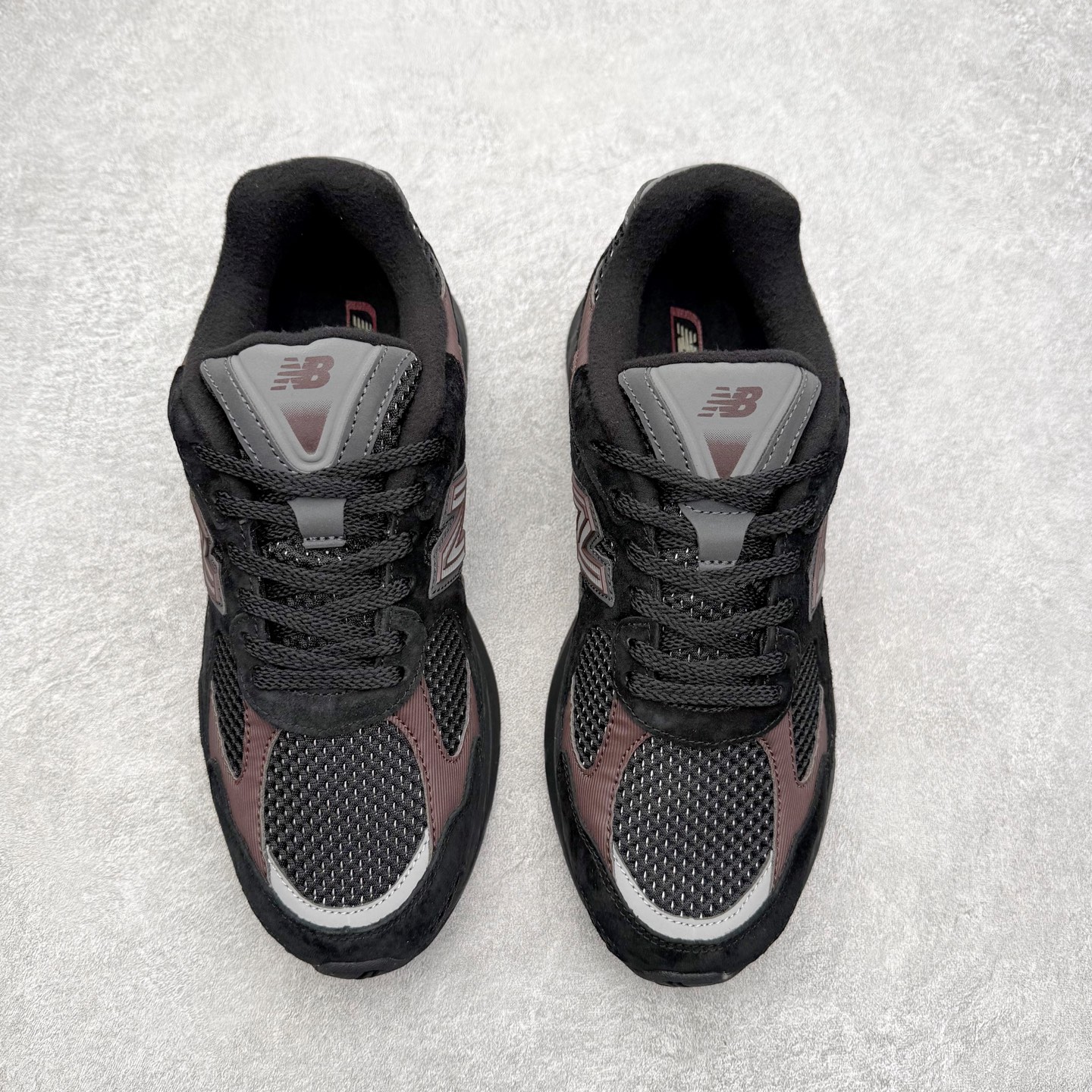 图片[2]-New Balance NB2010系列新百伦经典复古休闲运动板鞋 以ENCAP中底配以升级版 N-ERGY缓震物料 鞋面则采用特色的柔软麂皮搭以NewBalance经典的尼龙网布 低调中还原跑鞋本真 更年轻化的设计理念与材质 让新世代青年得以用全新视角体验经典鞋款的传奇魅力尺码：36 37 37.5 38 38.5 39.5 40 40.5 41.5 42 42.5 43 44 45-选品中心