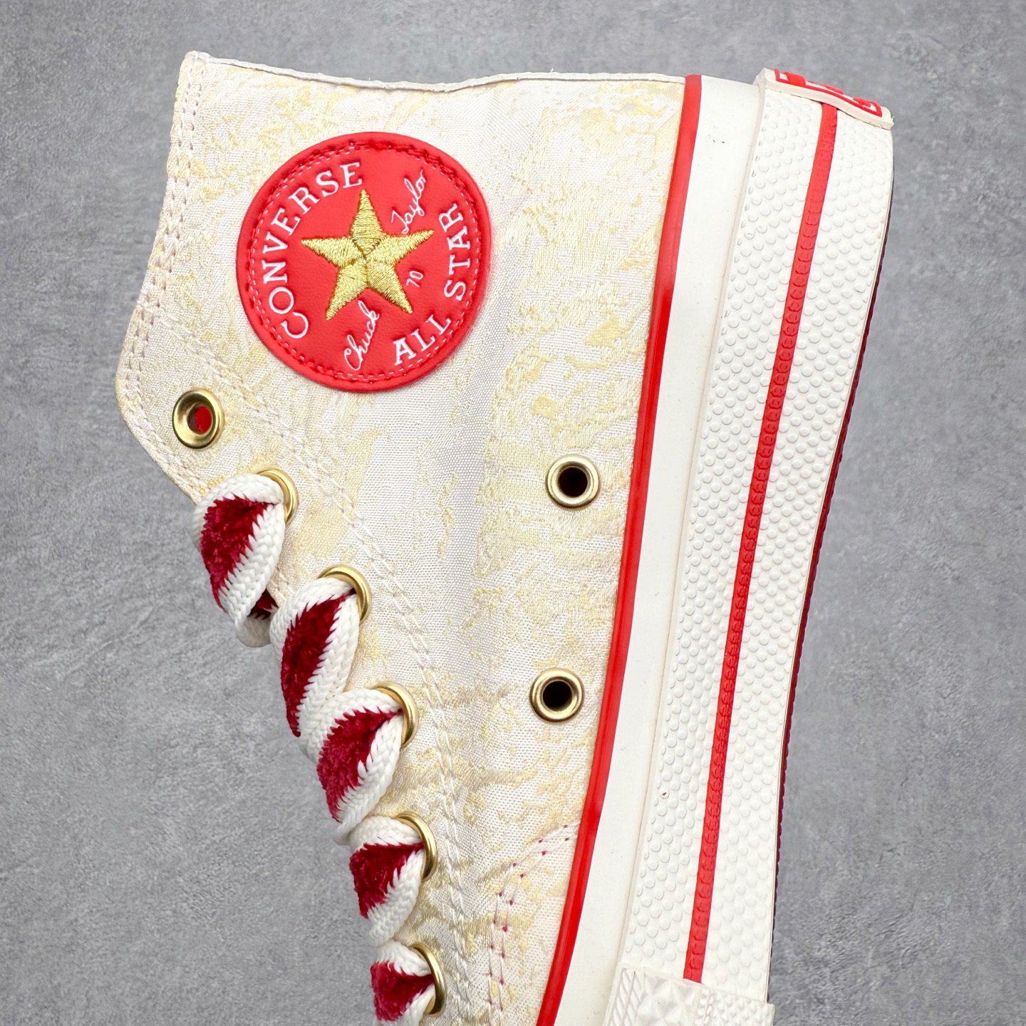 图片[6]-CONVERSE | 1970s 🐍鸿运当头 匡威蛇年生肖限定款‼️ 真的是细节满满的鞋子 不仅新年可以穿 日常穿也嗷嗷好看 1970s真的是经典 金色蛇纹纹理贵气十足 再有红色星星加持 年味就来啦 颜值和实用性双双在线 货号：A13348C 尺码：35-44（36.5 37.5 39.5 41.5 42.5）-选品中心