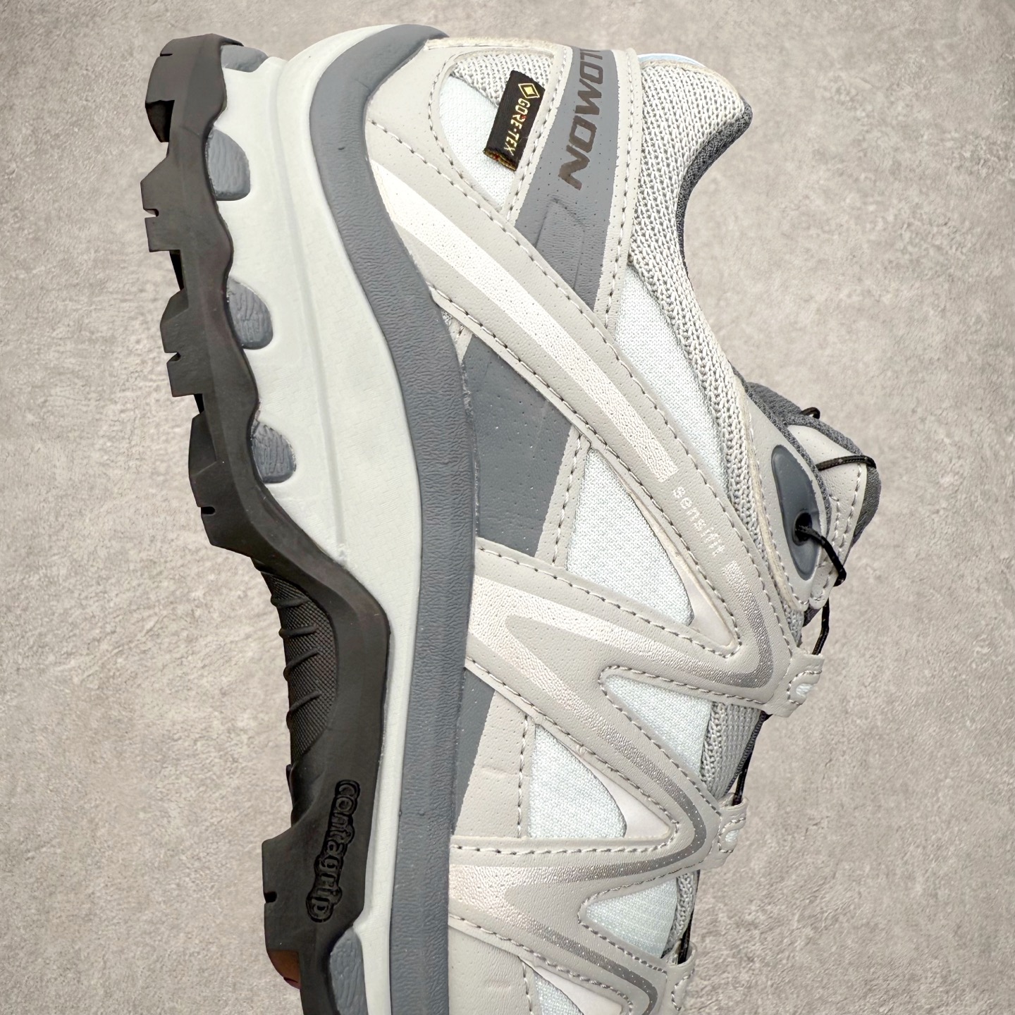 图片[6]-＃PK4.0 Salomon XT-QUEST ADV 萨洛蒙潮流越野机能户外功能鞋 基于市场现有版本全新升级调整改良 现阶段市场最强产物 全新主色陆续出货 大底描漆工整零瑕疵 鞋头定型弧度完美 纯原外贸平台特供订单 耗时半年巨作 全套原纸板楦头开发 原厂特供网布配套加持 确保原汁原味 完美呈现版型 原档数据独家私模五层组合大底 男女鞋同步官方开发至46.5 原装Ortholite轻量化鞋垫 中底布带钢印编号 原厂TPU锁扣 进口港宝加持 后跟自然饱满 还原公司包裹性 基于 SALOMON 初代 XT 鞋身造型并搭载 4D ADVANCED CHASSIS™ 大底打造而成 为这款 XT-QUEST 带来了多项足部控制与保护等功能性 如在运动过程中控制左右晃动的过程而提高稳定性、改善长途越野过程中足中到足尖的过渡、提高感知岩石的精确度以抵抗尖锐物体对脚底的伤害以及采用动态缓冲来增强穿着舒适感 从而减轻疲劳感 使XT-QUEST 成为一双舒适且安全的户外之履 尺码：36 36.5 37.5 38 38.5 39 40 40.5 41 42 42.5 43 44 44.5 45-选品中心