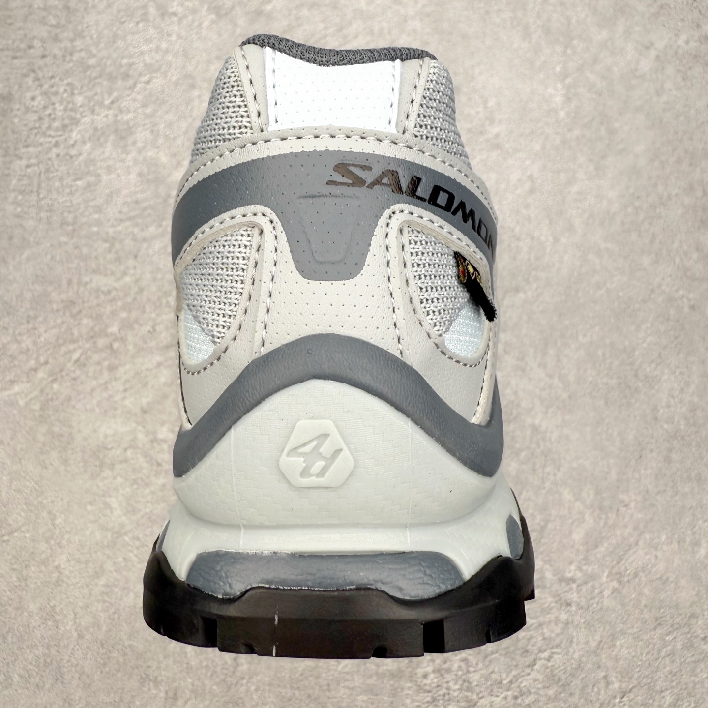 图片[8]-＃PK4.0 Salomon XT-QUEST ADV 萨洛蒙潮流越野机能户外功能鞋 基于市场现有版本全新升级调整改良 现阶段市场最强产物 全新主色陆续出货 大底描漆工整零瑕疵 鞋头定型弧度完美 纯原外贸平台特供订单 耗时半年巨作 全套原纸板楦头开发 原厂特供网布配套加持 确保原汁原味 完美呈现版型 原档数据独家私模五层组合大底 男女鞋同步官方开发至46.5 原装Ortholite轻量化鞋垫 中底布带钢印编号 原厂TPU锁扣 进口港宝加持 后跟自然饱满 还原公司包裹性 基于 SALOMON 初代 XT 鞋身造型并搭载 4D ADVANCED CHASSIS™ 大底打造而成 为这款 XT-QUEST 带来了多项足部控制与保护等功能性 如在运动过程中控制左右晃动的过程而提高稳定性、改善长途越野过程中足中到足尖的过渡、提高感知岩石的精确度以抵抗尖锐物体对脚底的伤害以及采用动态缓冲来增强穿着舒适感 从而减轻疲劳感 使XT-QUEST 成为一双舒适且安全的户外之履 尺码：36 36.5 37.5 38 38.5 39 40 40.5 41 42 42.5 43 44 44.5 45-选品中心