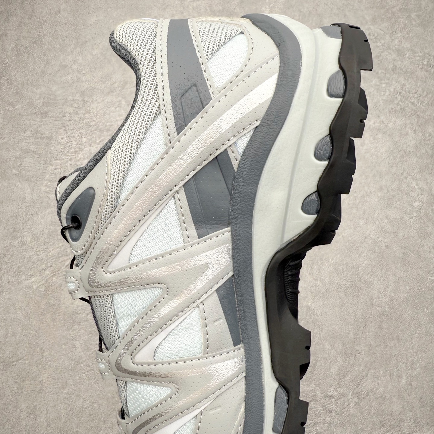 图片[7]-＃PK4.0 Salomon XT-QUEST ADV 萨洛蒙潮流越野机能户外功能鞋 基于市场现有版本全新升级调整改良 现阶段市场最强产物 全新主色陆续出货 大底描漆工整零瑕疵 鞋头定型弧度完美 纯原外贸平台特供订单 耗时半年巨作 全套原纸板楦头开发 原厂特供网布配套加持 确保原汁原味 完美呈现版型 原档数据独家私模五层组合大底 男女鞋同步官方开发至46.5 原装Ortholite轻量化鞋垫 中底布带钢印编号 原厂TPU锁扣 进口港宝加持 后跟自然饱满 还原公司包裹性 基于 SALOMON 初代 XT 鞋身造型并搭载 4D ADVANCED CHASSIS™ 大底打造而成 为这款 XT-QUEST 带来了多项足部控制与保护等功能性 如在运动过程中控制左右晃动的过程而提高稳定性、改善长途越野过程中足中到足尖的过渡、提高感知岩石的精确度以抵抗尖锐物体对脚底的伤害以及采用动态缓冲来增强穿着舒适感 从而减轻疲劳感 使XT-QUEST 成为一双舒适且安全的户外之履 尺码：36 36.5 37.5 38 38.5 39 40 40.5 41 42 42.5 43 44 44.5 45-选品中心