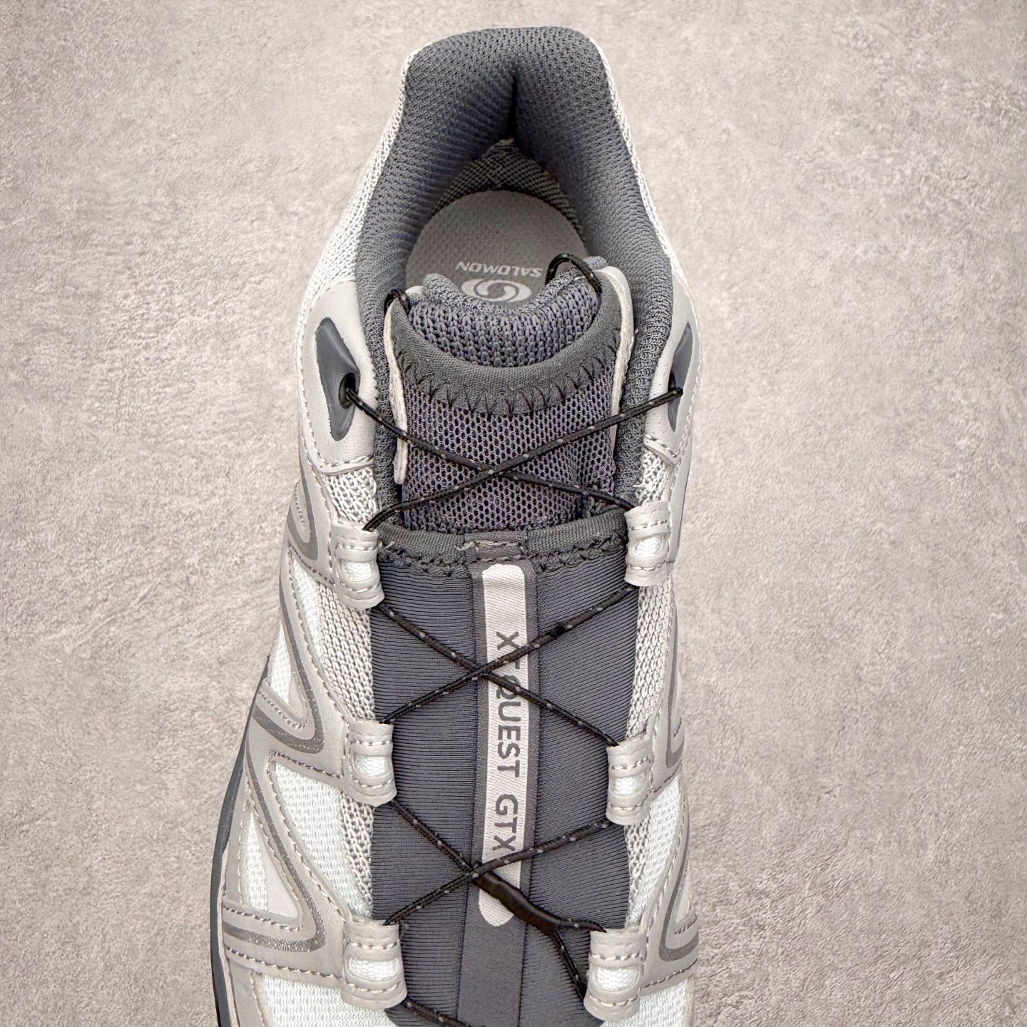 图片[5]-＃PK4.0 Salomon XT-QUEST ADV 萨洛蒙潮流越野机能户外功能鞋 基于市场现有版本全新升级调整改良 现阶段市场最强产物 全新主色陆续出货 大底描漆工整零瑕疵 鞋头定型弧度完美 纯原外贸平台特供订单 耗时半年巨作 全套原纸板楦头开发 原厂特供网布配套加持 确保原汁原味 完美呈现版型 原档数据独家私模五层组合大底 男女鞋同步官方开发至46.5 原装Ortholite轻量化鞋垫 中底布带钢印编号 原厂TPU锁扣 进口港宝加持 后跟自然饱满 还原公司包裹性 基于 SALOMON 初代 XT 鞋身造型并搭载 4D ADVANCED CHASSIS™ 大底打造而成 为这款 XT-QUEST 带来了多项足部控制与保护等功能性 如在运动过程中控制左右晃动的过程而提高稳定性、改善长途越野过程中足中到足尖的过渡、提高感知岩石的精确度以抵抗尖锐物体对脚底的伤害以及采用动态缓冲来增强穿着舒适感 从而减轻疲劳感 使XT-QUEST 成为一双舒适且安全的户外之履 尺码：36 36.5 37.5 38 38.5 39 40 40.5 41 42 42.5 43 44 44.5 45-选品中心