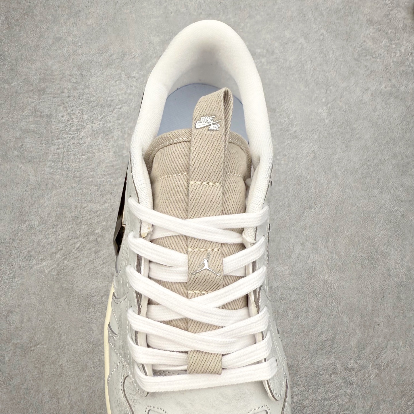 图片[5]-＃K版 Air Jordan AJ1 Low 低帮 IM6662-181 全新流水线出品 DT版本唯一平替选择 市场第二梯队最强版 全部原鞋开发 原楦原纸板开发 全鞋电脑针车 原厂内置全掌气垫 原盒内在原标 唯一Zp原版鞋带绑法 免检产品 全新2022版型 全头层皮料 完美零毛边处理 原厂配置全掌气垫 价格定位良心 几十个配色陆续出货 实拍调校N版已经零色差零失真 百分百还原实物色彩所见即所得 不存在货不对板色差等低级问题 选购参考实物拍摄 不混卖不参货 只用心做好货严格选品 承诺混一赔十 尺码：36 36.5 37.5 38 38.5 39 40 40.5 41 42 42.5 43 44 44.5 45-选品中心