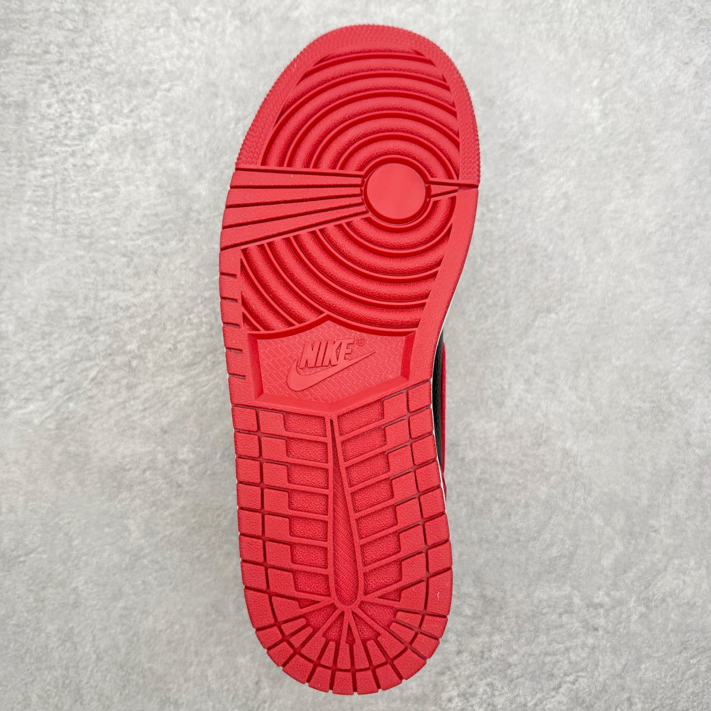 图片[9]-＃K版 Air Jordan AJ1 Low 低帮 IW6076-001全新流水线出品 DT版本唯一平替选择 市场第二梯队最强版 全部原鞋开发 原楦原纸板开发 全鞋电脑针车 原厂内置全掌气垫 原盒内在原标 唯一Zp原版鞋带绑法 免检产品 全新2022版型 全头层皮料 完美零毛边处理 原厂配置全掌气垫 价格定位良心 几十个配色陆续出货 实拍调校N版已经零色差零失真 百分百还原实物色彩所见即所得 不存在货不对板色差等低级问题 选购参考实物拍摄 不混卖不参货 只用心做好货严格选品 承诺混一赔十 尺码：36 36.5 37.5 38 38.5 39 40 40.5 41 42 42.5 43 44 44.5 45-选品中心