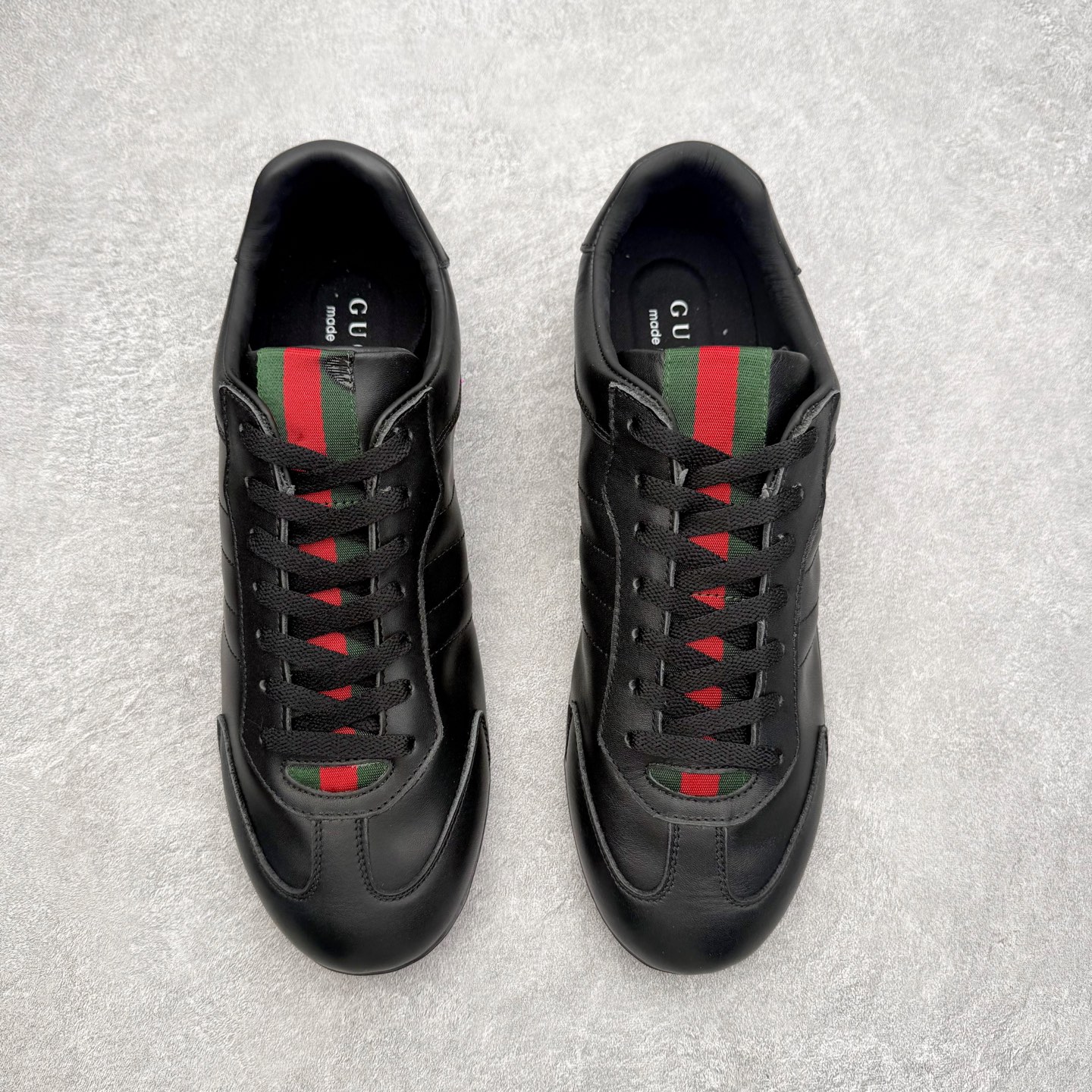 图片[2]-Gucci ss25 new arrival~ 情侣款gucci Shift系列全新上市 轻盈设计焕新诠释运动风尚。利落廓形更添自在本色， 行动间彰显精致质感。织带细节宛如一道延绵不绝的饰 带贯穿于整个设计，侧边缝线细节增添点睛之笔~ 水洗效果牛皮鞋面双色Tpu大底 尺码：36-45-选品中心