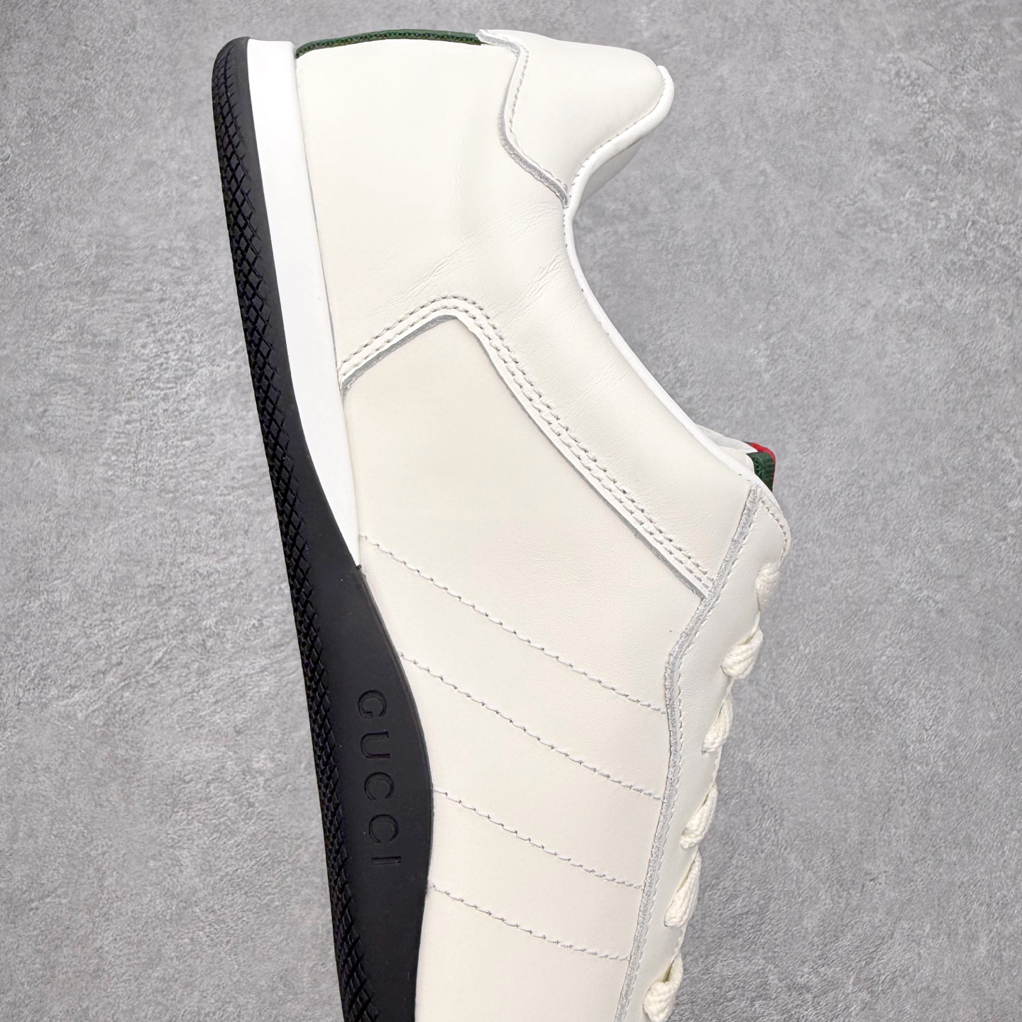 图片[6]-Gucci ss25 new arrival~ 情侣款gucci Shift系列全新上市 轻盈设计焕新诠释运动风尚。利落廓形更添自在本色， 行动间彰显精致质感。织带细节宛如一道延绵不绝的饰 带贯穿于整个设计，侧边缝线细节增添点睛之笔~ 水洗效果牛皮鞋面双色Tpu大底 尺码：36-45-选品中心