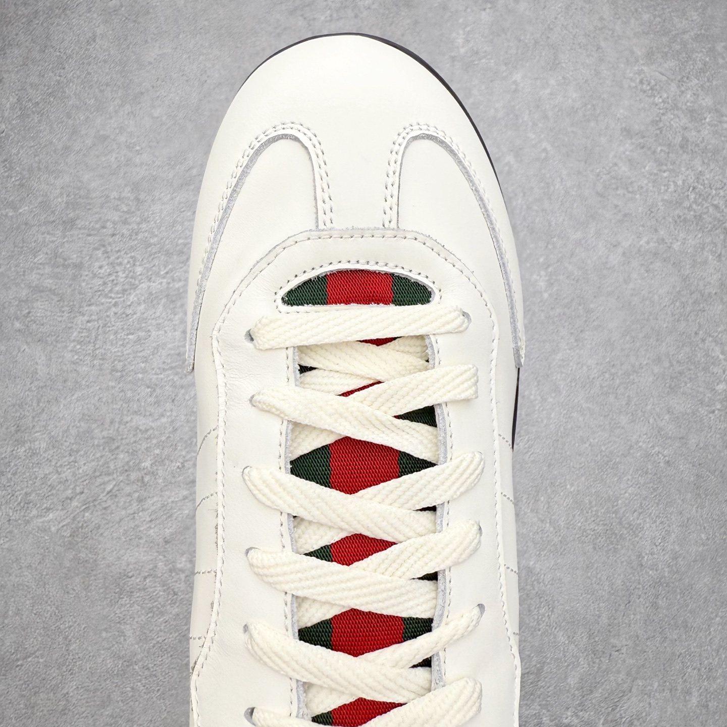 图片[4]-Gucci ss25 new arrival~ 情侣款gucci Shift系列全新上市 轻盈设计焕新诠释运动风尚。利落廓形更添自在本色， 行动间彰显精致质感。织带细节宛如一道延绵不绝的饰 带贯穿于整个设计，侧边缝线细节增添点睛之笔~ 水洗效果牛皮鞋面双色Tpu大底 尺码：36-45-选品中心