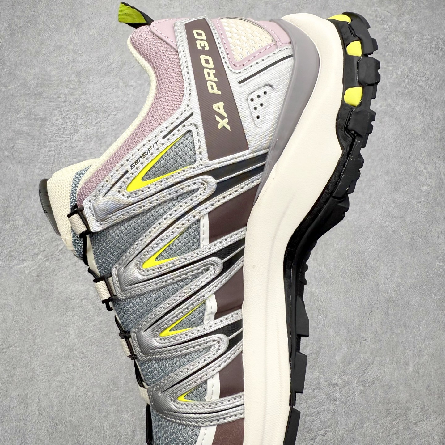 图片[7]-＃TG福利特价 SALOMON XA Pro 3D ADV 萨洛蒙潮流越野机能户外功能鞋 鞋面采用SENSIFT贴合技术 全方位贴合包裹脚型 鞋跟部鞋底牵引设计 提供强大的抓地性能 更适应野外崎岖不平的道路 其3D ADVANCED CHASSIS底盘 材料轻量大化 钉齿设计更具稳定性 防护性 鞋底易磨损区运用CONTAGRIP高耐磨材料 应对城市硬质路面长距离跑考验 尺码：36 36.5 37.5 38 38.5 39 40 40.5 41 42 42.5 43 44 44.5 45-选品中心