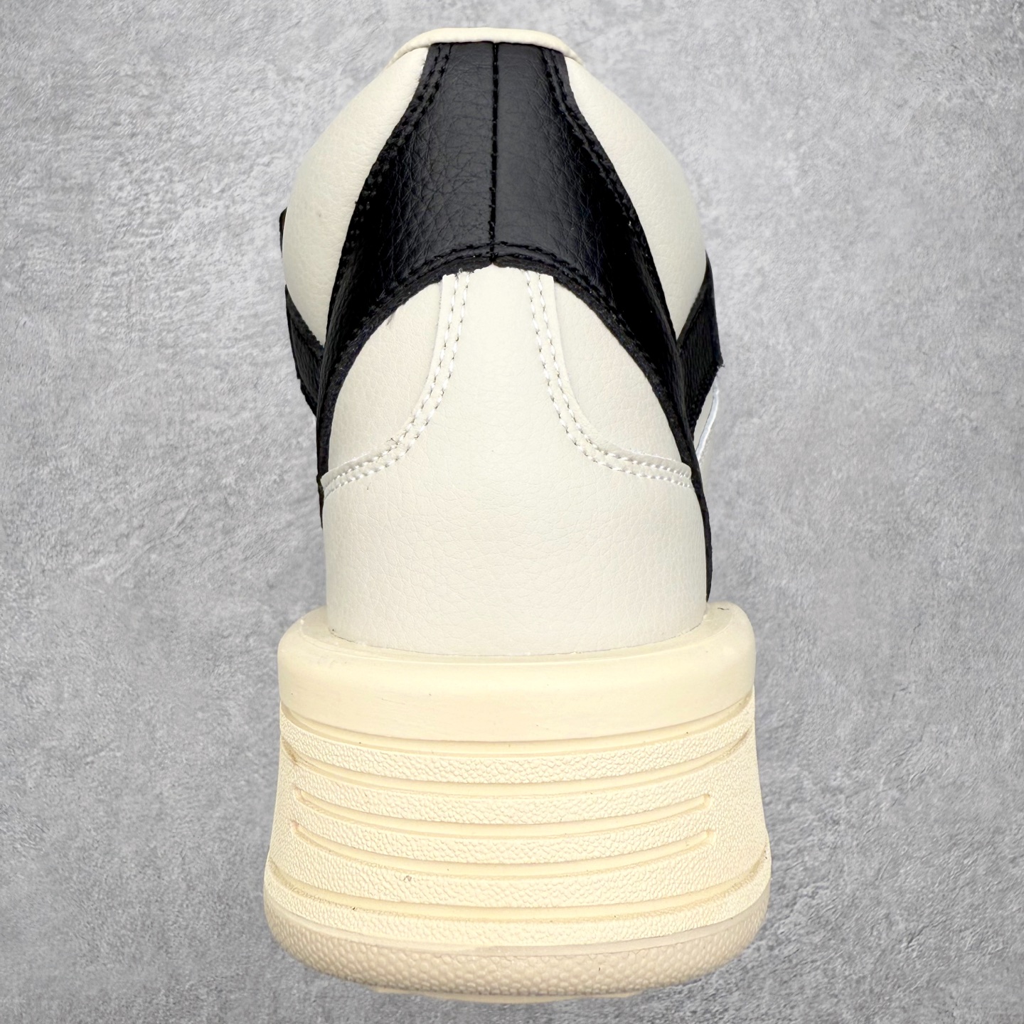 图片[8]-Rick Owens DRKSHDW x Converse 融合前卫与经典，挑战传统，定义新潮流。设计独特，展现出个性和时尚感，别具一格的潮流魅力，让您在人群中脱颖而出，简约又大方。踩上它每一步都踏出独属于你的个性风范。 Sizs：35 36 36.5 37 37.5 38 39 39.5 40 41 41.5 42 42.5 43 44-选品中心