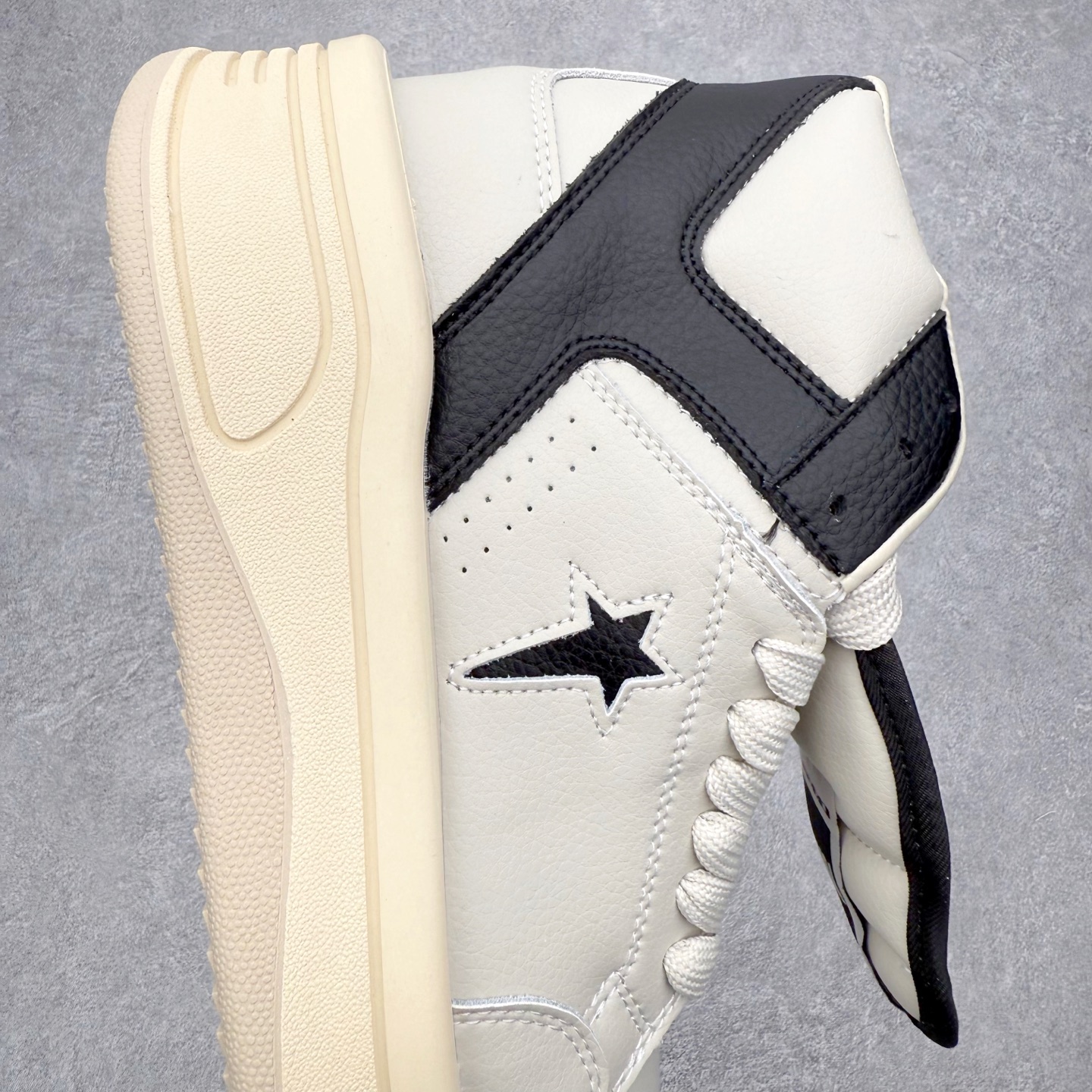 图片[6]-Rick Owens DRKSHDW x Converse 融合前卫与经典，挑战传统，定义新潮流。设计独特，展现出个性和时尚感，别具一格的潮流魅力，让您在人群中脱颖而出，简约又大方。踩上它每一步都踏出独属于你的个性风范。 Sizs：35 36 36.5 37 37.5 38 39 39.5 40 41 41.5 42 42.5 43 44-选品中心