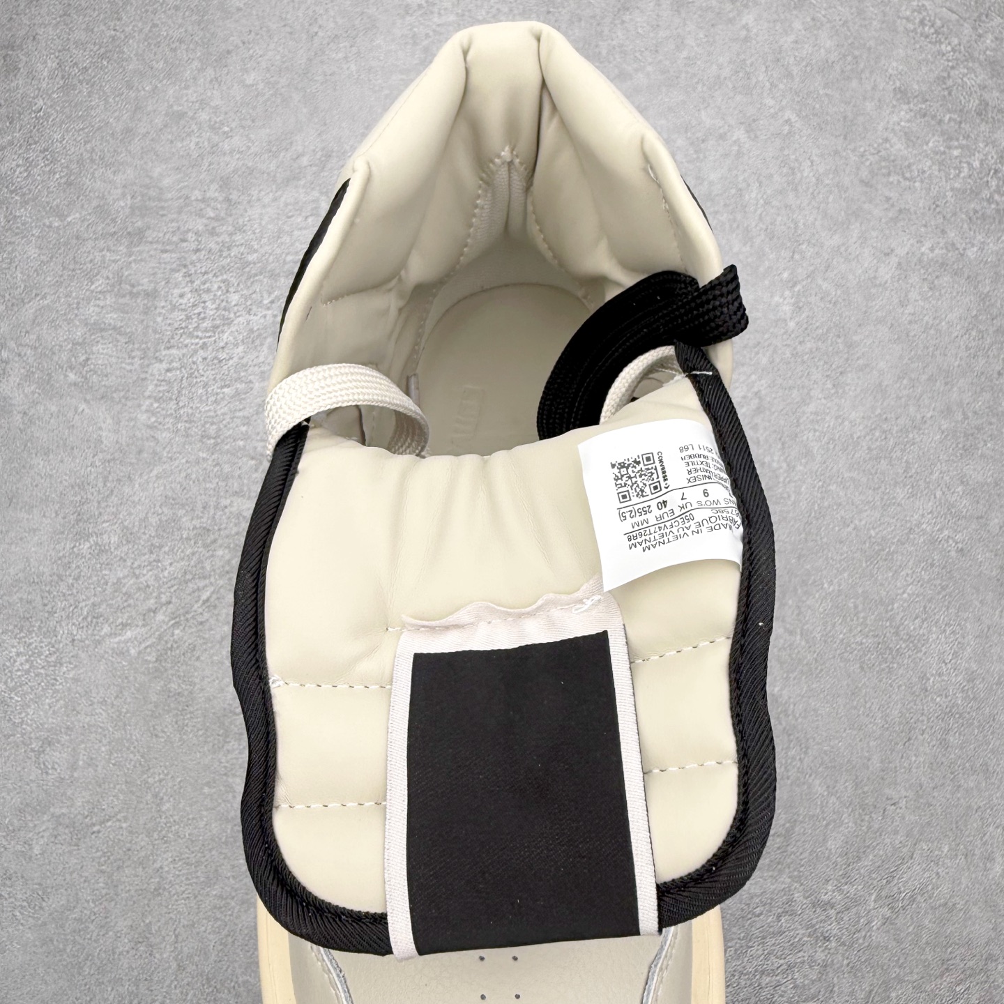 图片[5]-Rick Owens DRKSHDW x Converse 融合前卫与经典，挑战传统，定义新潮流。设计独特，展现出个性和时尚感，别具一格的潮流魅力，让您在人群中脱颖而出，简约又大方。踩上它每一步都踏出独属于你的个性风范。 Sizs：35 36 36.5 37 37.5 38 39 39.5 40 41 41.5 42 42.5 43 44-选品中心