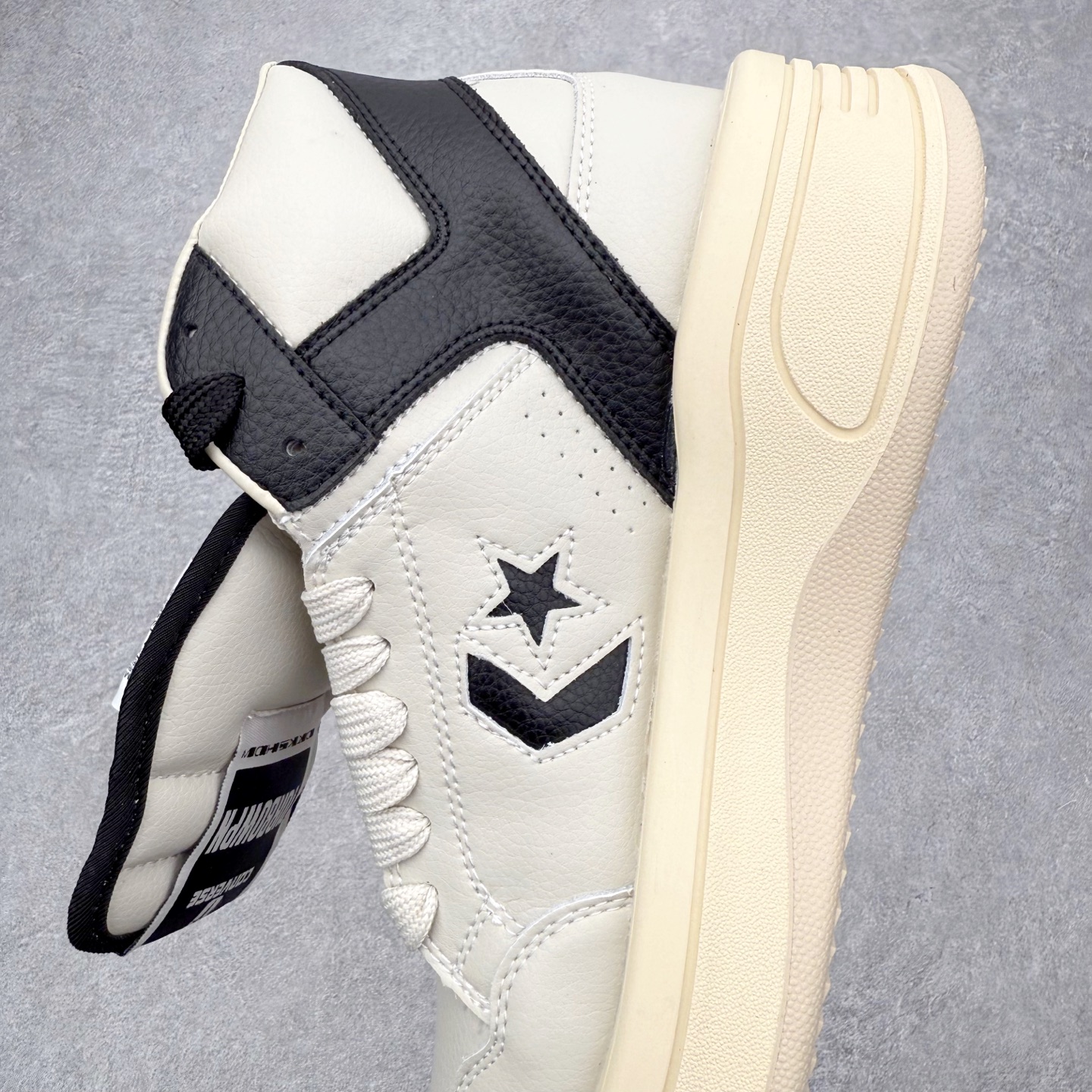 图片[7]-Rick Owens DRKSHDW x Converse 融合前卫与经典，挑战传统，定义新潮流。设计独特，展现出个性和时尚感，别具一格的潮流魅力，让您在人群中脱颖而出，简约又大方。踩上它每一步都踏出独属于你的个性风范。 Sizs：35 36 36.5 37 37.5 38 39 39.5 40 41 41.5 42 42.5 43 44-选品中心