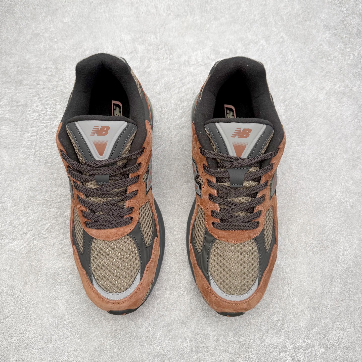 图片[2]-New Balance NB2010系列新百伦经典复古休闲运动板鞋 以ENCAP中底配以升级版 N-ERGY缓震物料 鞋面则采用特色的柔软麂皮搭以NewBalance经典的尼龙网布 低调中还原跑鞋本真 更年轻化的设计理念与材质 让新世代青年得以用全新视角体验经典鞋款的传奇魅力尺码：36 37 37.5 38 38.5 39.5 40 40.5 41.5 42 42.5 43 44 45-选品中心