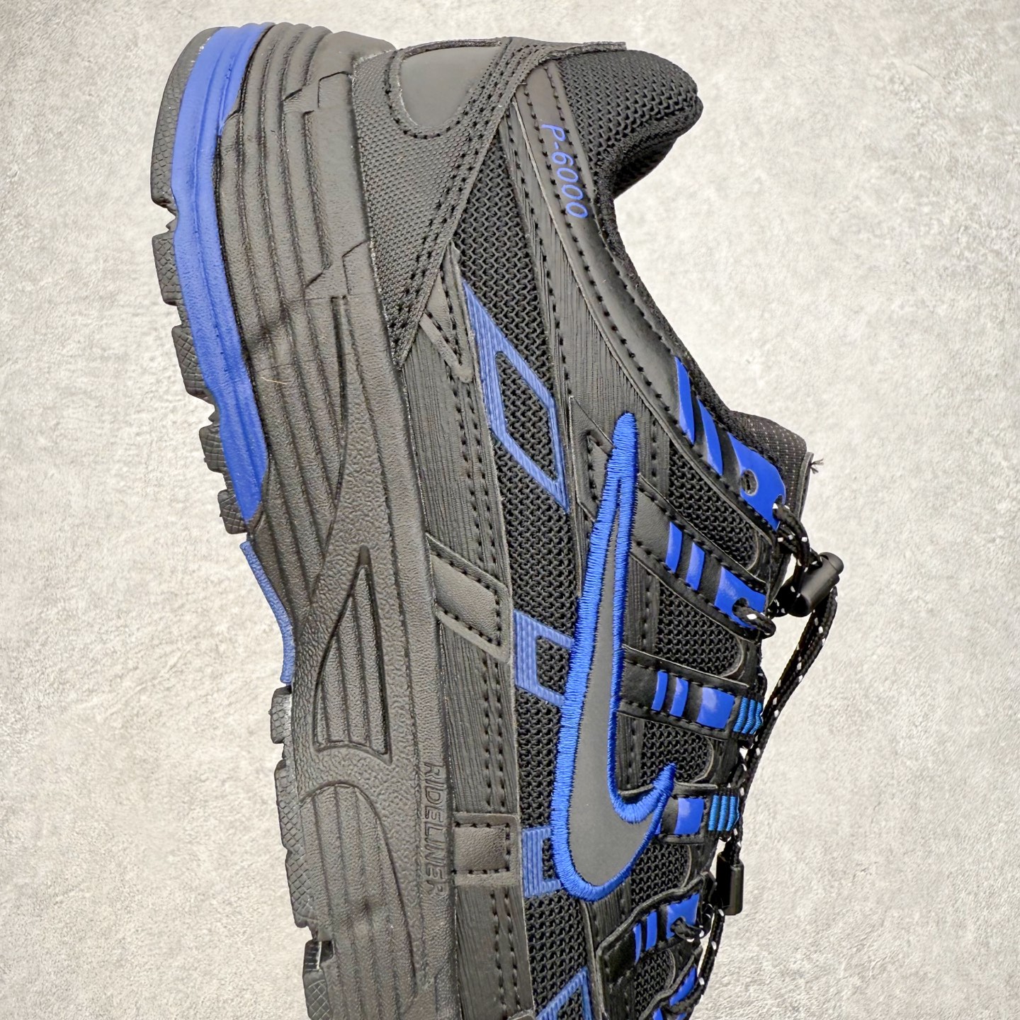 图片[6]-NK P-6000 系列低帮复古老爹风休闲运动舒适慢跑鞋 IO1904-010 融合 Pegasus 过往运动鞋设计 助力 21 世纪早期跑步运动跃升时尚新高度 采用透气网眼布、运动风格线条和耐穿覆面 兼具吸睛外观和舒适感受 中底泡绵以田径赛道为灵感 打造厚实设计 缔造出众缓震性能 尺码：36 36.5 37.5 38 38.5 39 40 40.5 41 42 42.5 43 44 44.5 45-选品中心