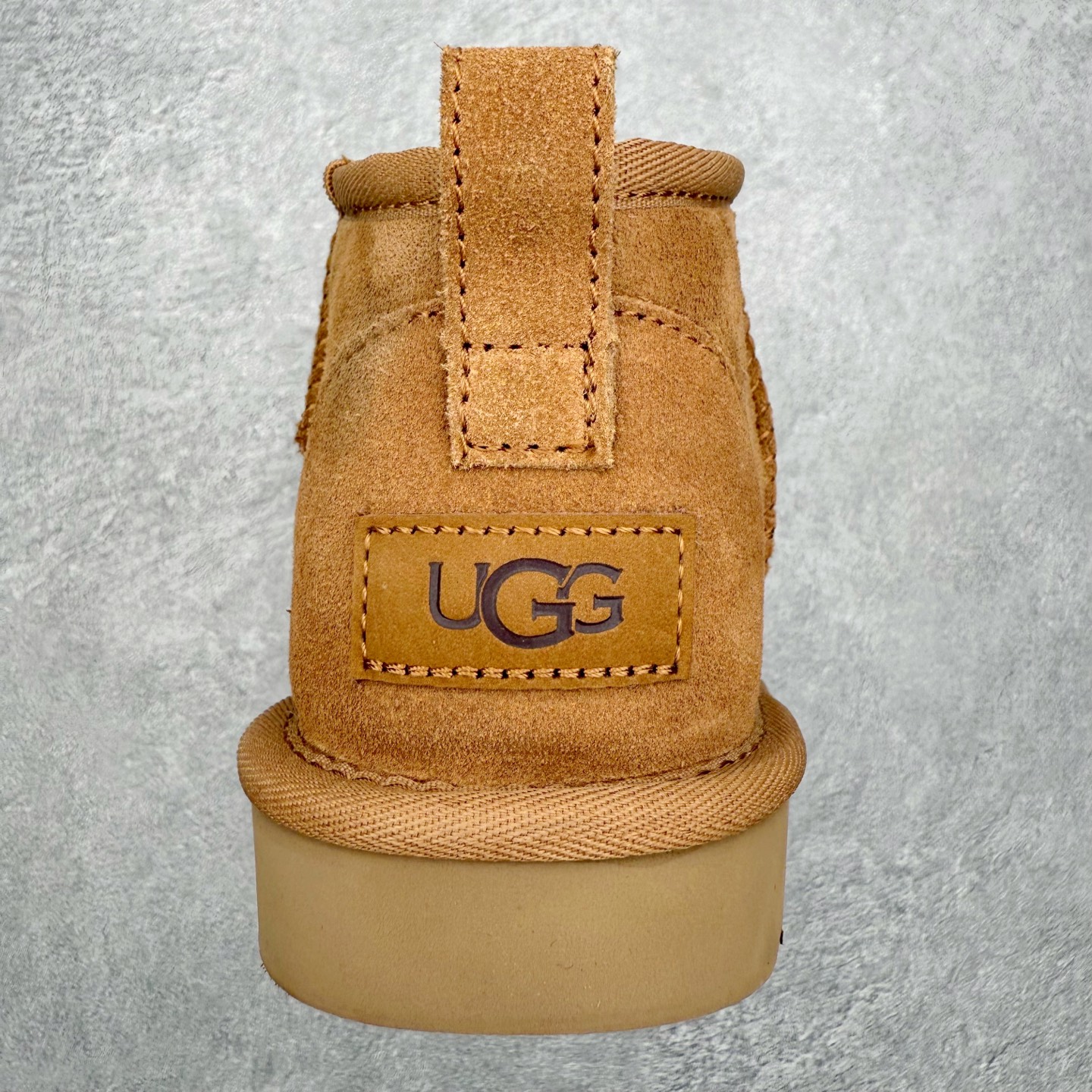 图片[8]-＃福利特价 UGG 6109 经典秋冬羊皮毛一体雪地靴 隆丰A级澳洲进口羊皮毛一体 完全遵循ZP工艺流程 代工厂原厂版师 秉承无原鞋不开发选择 注重每一处细节 市面最正版型 TREADLITE\\\”轻翼\\\”科技外底 轻便/耐用/柔韧/桩型【售后郑重承诺】一个月内若出现重大脱胶/断底等质量问题 直接为您换新 翻毛皮鞋面 细腻亲肤再生聚酯纤维滚边 舒适易打理 保暖性佳 UGG plush™ 里衬和内底 茸软亲肤 舒适暖足 经典鞋型搭配轻盈厚底 稳稳拿捏秋冬出街时髦造型 Treadlite by UGG 轻翼大底 轻盈缓震 为双足减负 舒适轻便 助你轻松畅玩整天 尺码：35 36 37 38 39 40-选品中心