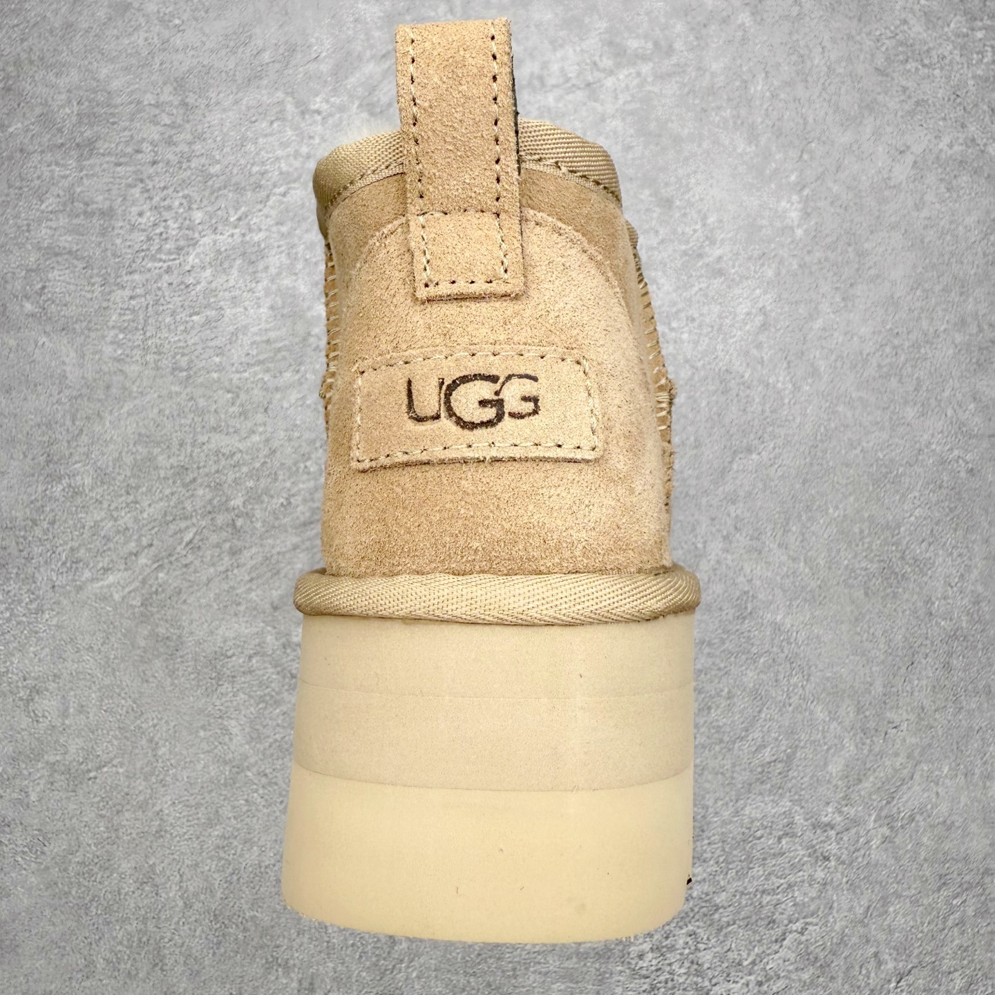 图片[8]-＃福利特价 UGG 4991 经典秋冬羊皮毛一体雪地靴 隆丰A级澳洲进口羊皮毛一体 完全遵循ZP工艺流程 代工厂原厂版师 秉承无原鞋不开发选择 注重每一处细节 市面最正版型 TREADLITE\\\”轻翼\\\”科技外底 轻便/耐用/柔韧/桩型【售后郑重承诺】一个月内若出现重大脱胶/断底等质量问题 直接为您换新 翻毛皮鞋面 细腻亲肤再生聚酯纤维滚边 舒适易打理 保暖性佳 UGG plush™ 里衬和内底 茸软亲肤 舒适暖足 经典鞋型搭配轻盈厚底 稳稳拿捏秋冬出街时髦造型 Treadlite by UGG 轻翼大底 轻盈缓震 为双足减负 舒适轻便 助你轻松畅玩整天 尺码：35 36 37 38 39 40-选品中心