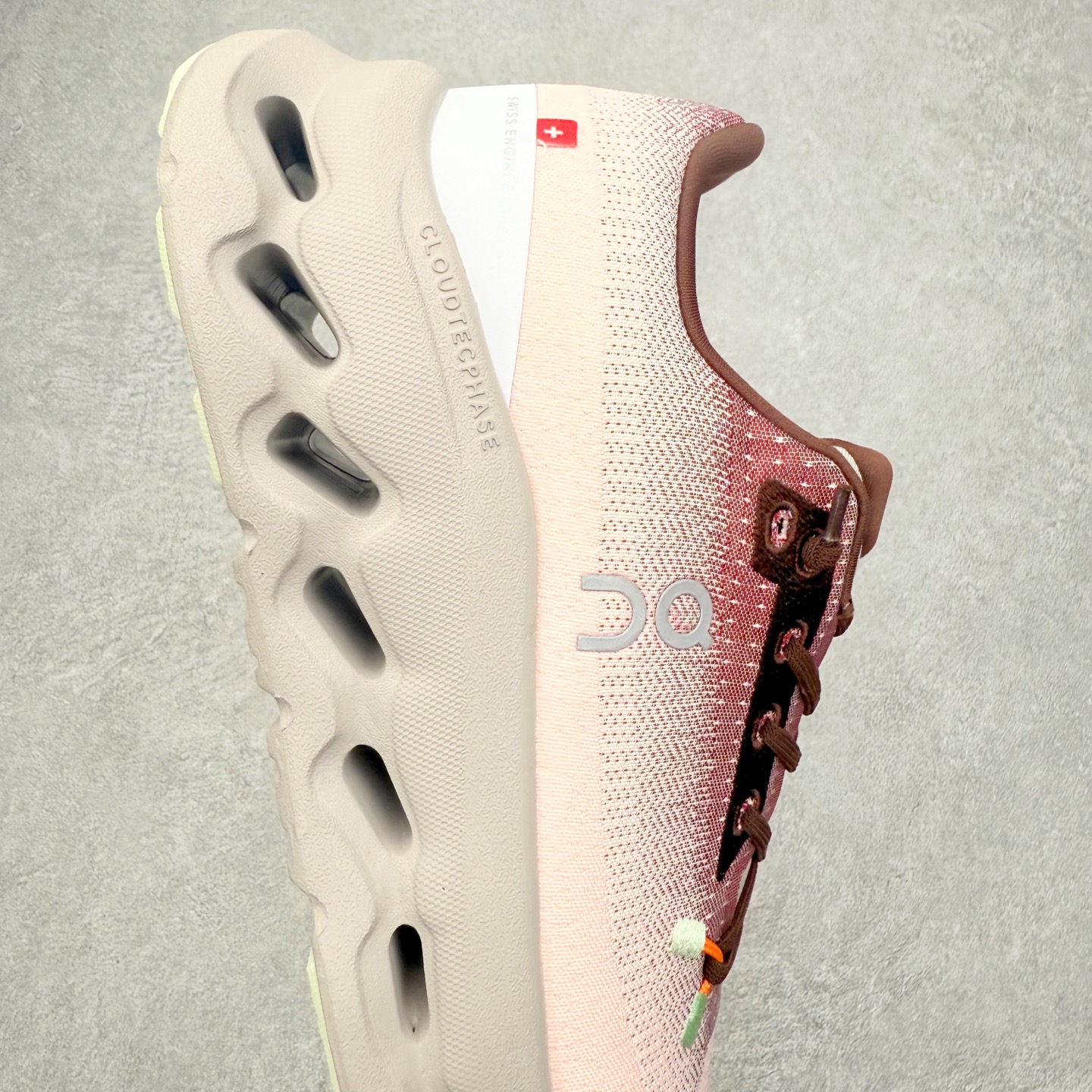 图片[6]-On昂跑 Cloudtilt 圆头系带减震耐磨低帮生活休闲鞋 此运动品牌 开创于2010年 缓震着陆、强效回弹、轻柔质感的设计构思始终是ON研制关键 与此同时基于“为全球提供革新性的跑步感受”信念 陆续推出了多款跑鞋及其以专业运动人体跑步工程学为设计关键的功能性跑步服饰设备 让跑者不费力气地畅快畅跑 尺码：36 36.5 37.5 38 38.5 39 40 40.5 41 42 42.5 43 44 44.5 45-选品中心