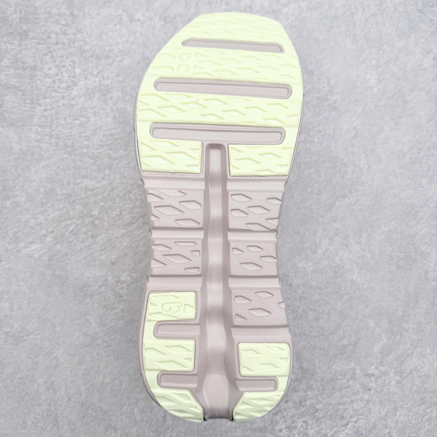 图片[9]-On昂跑 Cloudtilt 圆头系带减震耐磨低帮生活休闲鞋 此运动品牌 开创于2010年 缓震着陆、强效回弹、轻柔质感的设计构思始终是ON研制关键 与此同时基于“为全球提供革新性的跑步感受”信念 陆续推出了多款跑鞋及其以专业运动人体跑步工程学为设计关键的功能性跑步服饰设备 让跑者不费力气地畅快畅跑 尺码：36 36.5 37.5 38 38.5 39 40 40.5 41 42 42.5 43 44 44.5 45-选品中心