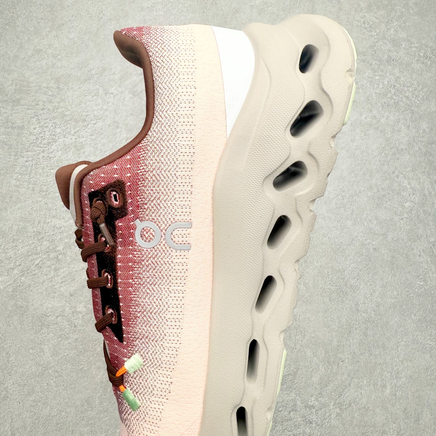 图片[7]-On昂跑 Cloudtilt 圆头系带减震耐磨低帮生活休闲鞋 此运动品牌 开创于2010年 缓震着陆、强效回弹、轻柔质感的设计构思始终是ON研制关键 与此同时基于“为全球提供革新性的跑步感受”信念 陆续推出了多款跑鞋及其以专业运动人体跑步工程学为设计关键的功能性跑步服饰设备 让跑者不费力气地畅快畅跑 尺码：36 36.5 37.5 38 38.5 39 40 40.5 41 42 42.5 43 44 44.5 45-选品中心