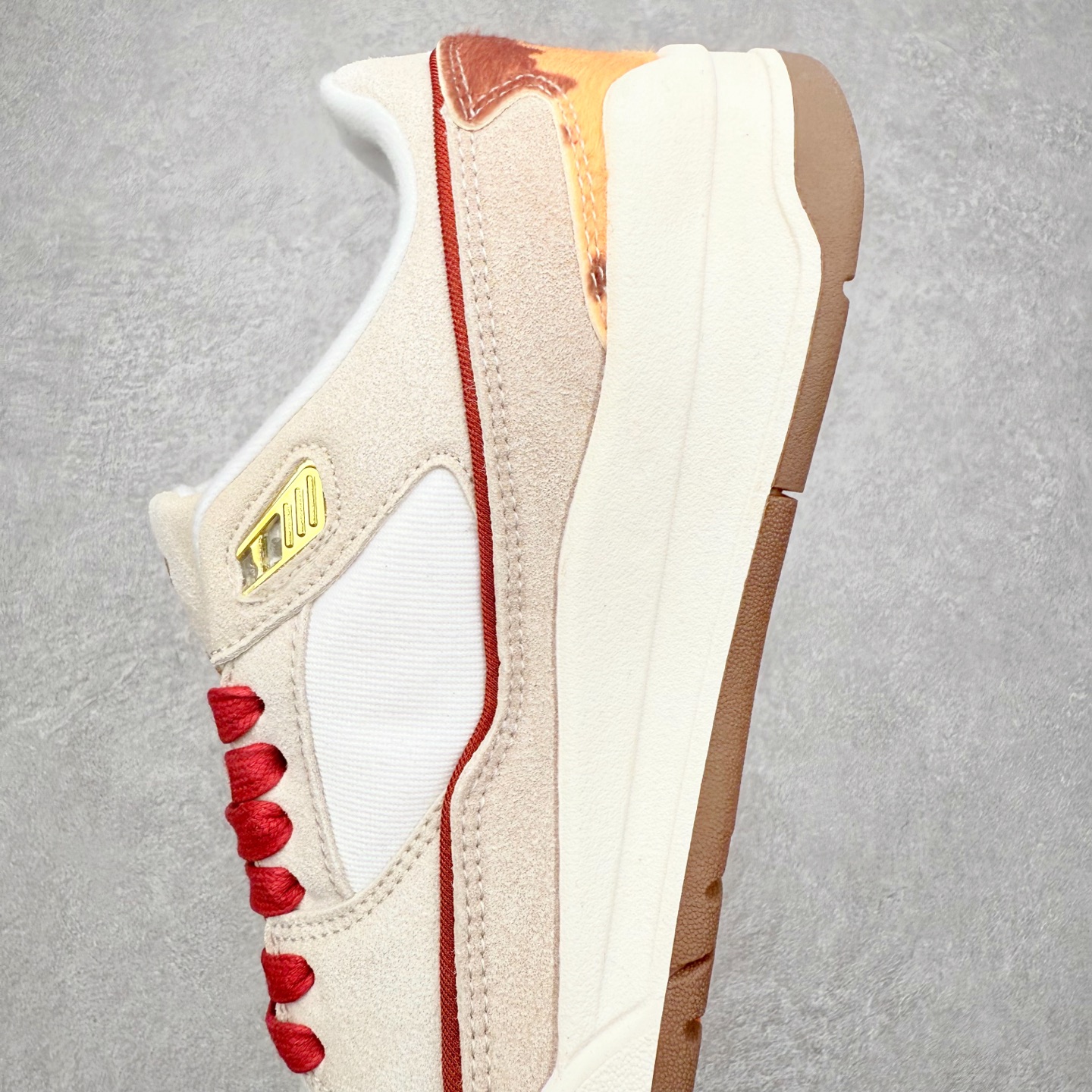 图片[7]-＃福利特价 Air Jordan AJ Flight Court 乔丹低帮复古篮球鞋 设计简约又不失复古韵味鞋内的鞋垫柔软且有弹性 能够很好地缓冲落地时的冲击力鞋面的材质贴合脚部 鞋底的纹路设计合理 抓地力很强 尺码： 36 36.5 37.5 38 38.5 39 40 40.5 41 42 42.5 43 44 45 46-选品中心