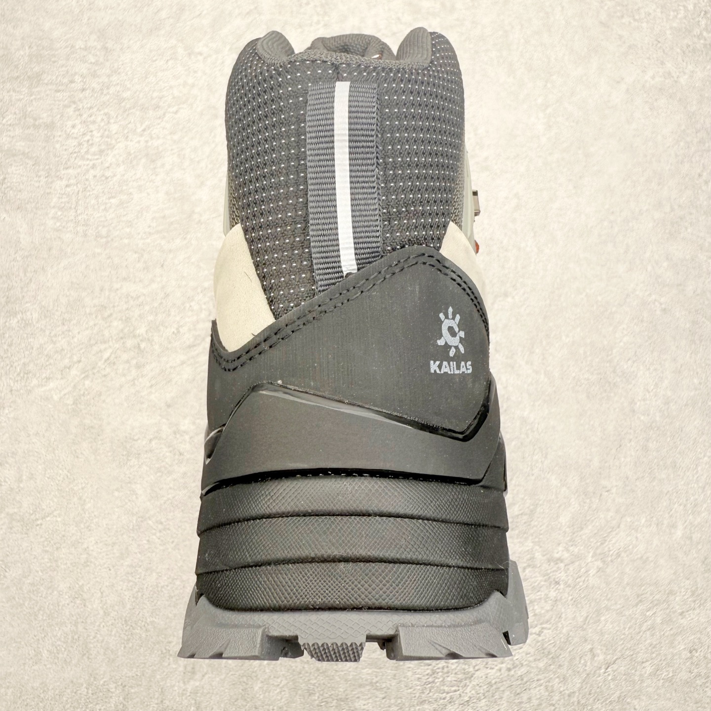 图片[8]-＃K版 凯乐石KAILAS MT5 -3 GTX MID 运动户外防滑防水中帮 登山徒步鞋 KAILAS凯乐石品牌是全球三大全系攀登品牌之一，于2003年创立于中国广州，致力于为有攀登梦想的户外运动员及爱好者，研发制造功能性专业装备，满足他们在极限环境下安全舒适的需求，凯乐石专注于科技面料的开发及专业功能设计，产品线覆盖登山、攀岩、徒步、越野跑山、露营、旅行等多项户外运动，通过运动员的测试反馈，不断进化迭代，产品荣获国内外大奖71座，发明专利21个，更突破性的自主研发攀登器械，打造出中国的攀登硬实力。实拍调校N版已经零色差零失真 百分百还原实物色彩所见即所得 不存在货不对板色差等低级问题 选购参考实物拍摄 不混卖不参货 只用心做好货严格选品 承诺混一赔十 尺码：36 36.5 37.5 38 38.5 39 40 40.5 41 42 42.5 43 44 44.5 45-选品中心