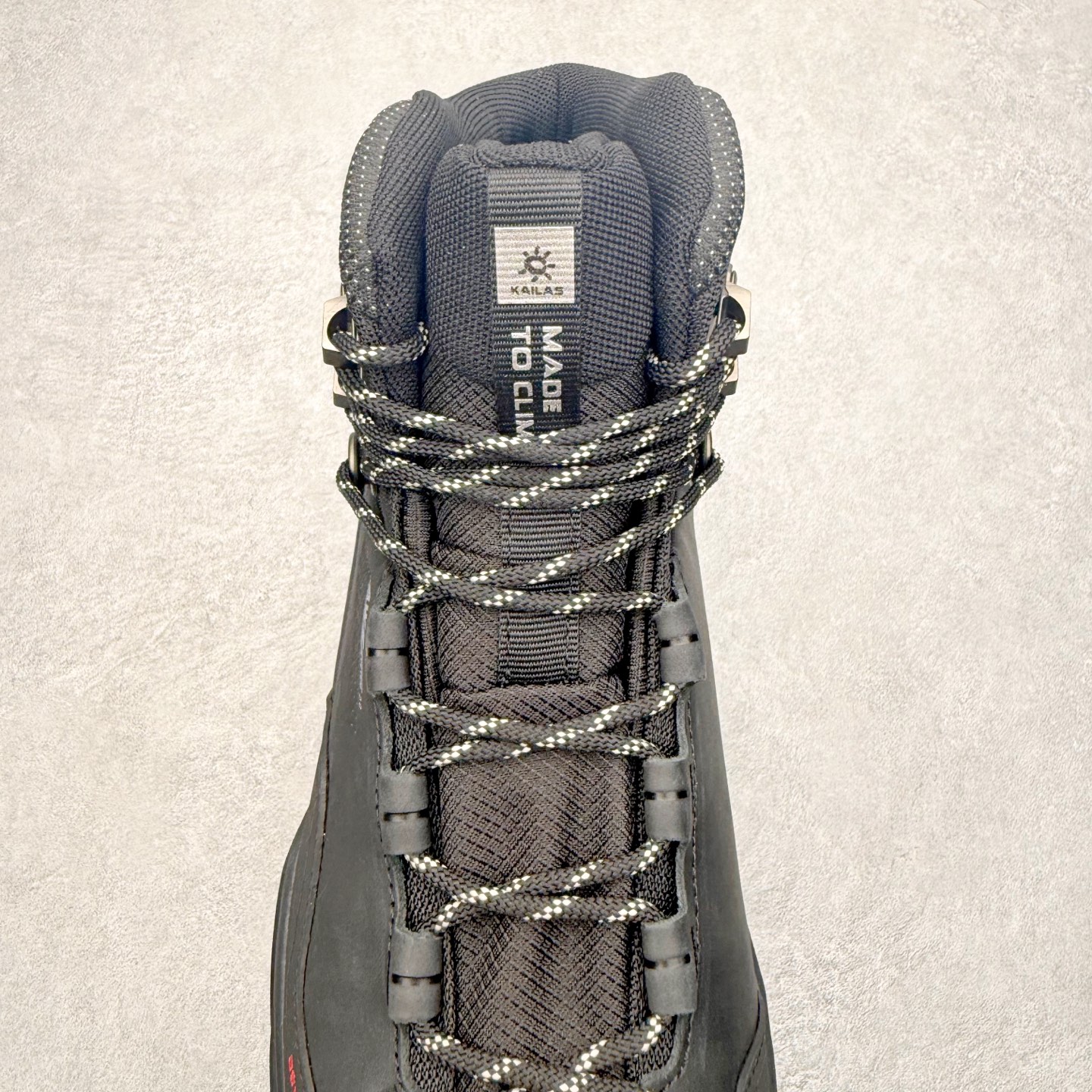 图片[5]-＃K版 凯乐石KAILAS MT5 -3 GTX MID 运动户外防滑防水中帮 登山徒步鞋 KAILAS凯乐石品牌是全球三大全系攀登品牌之一，于2003年创立于中国广州，致力于为有攀登梦想的户外运动员及爱好者，研发制造功能性专业装备，满足他们在极限环境下安全舒适的需求，凯乐石专注于科技面料的开发及专业功能设计，产品线覆盖登山、攀岩、徒步、越野跑山、露营、旅行等多项户外运动，通过运动员的测试反馈，不断进化迭代，产品荣获国内外大奖71座，发明专利21个，更突破性的自主研发攀登器械，打造出中国的攀登硬实力。实拍调校N版已经零色差零失真 百分百还原实物色彩所见即所得 不存在货不对板色差等低级问题 选购参考实物拍摄 不混卖不参货 只用心做好货严格选品 承诺混一赔十 尺码：36 36.5 37.5 38 38.5 39 40 40.5 41 42 42.5 43 44 44.5 45-选品中心