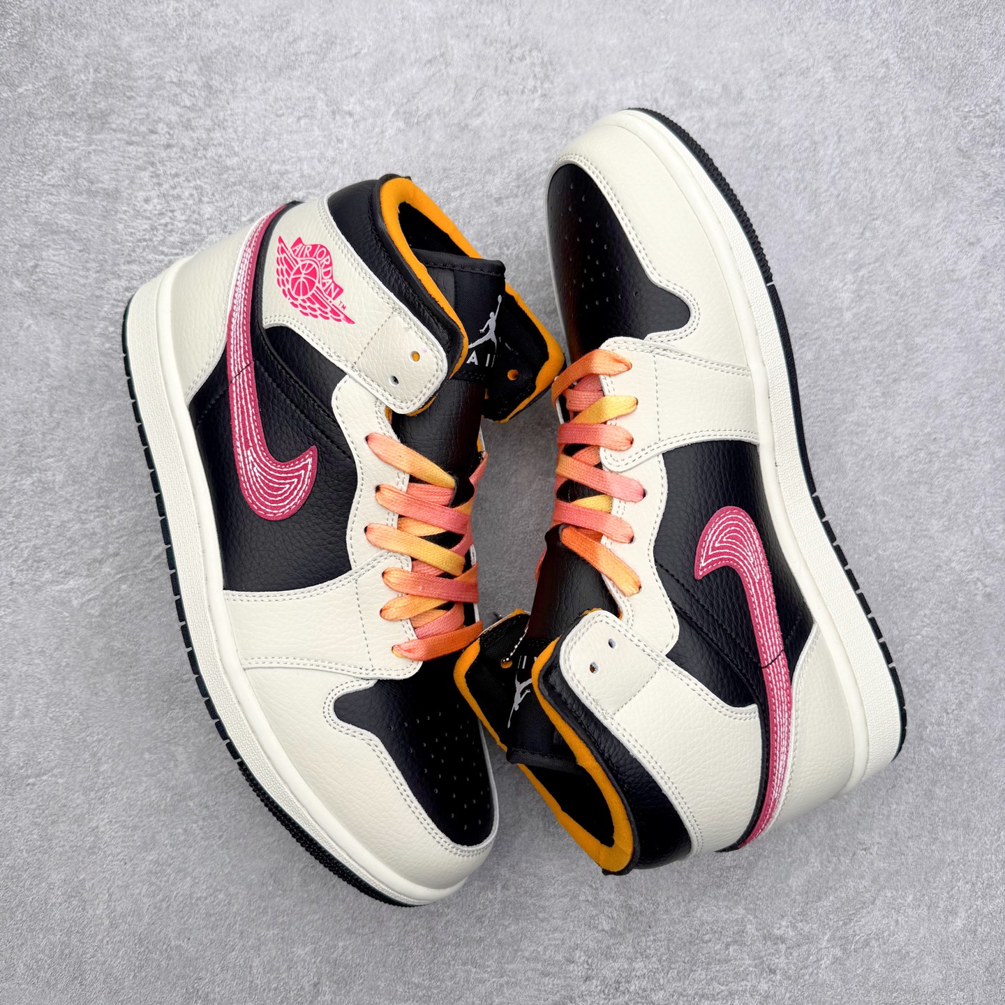 图片[3]-＃K版 Air Jordan AJ1 Mid 中帮 IB7007-107 原厂内置全掌气垫 A模大底 头层小牛皮 鞋舌AJ原厂专用牛津布+AJ专用反口珍珠布+原厂无杂质高弹内里海棉 特殊封边弹力鞋带 全网唯一头层牛皮 原鞋开模 拒绝公底 购置公司同步原材料 原汁原味 忠于原版‼️尺码：36 36.5 37.5 38 38.5 39 40 40.5 41 42 42.5 43 44 44.5 45 46 47.5-选品中心