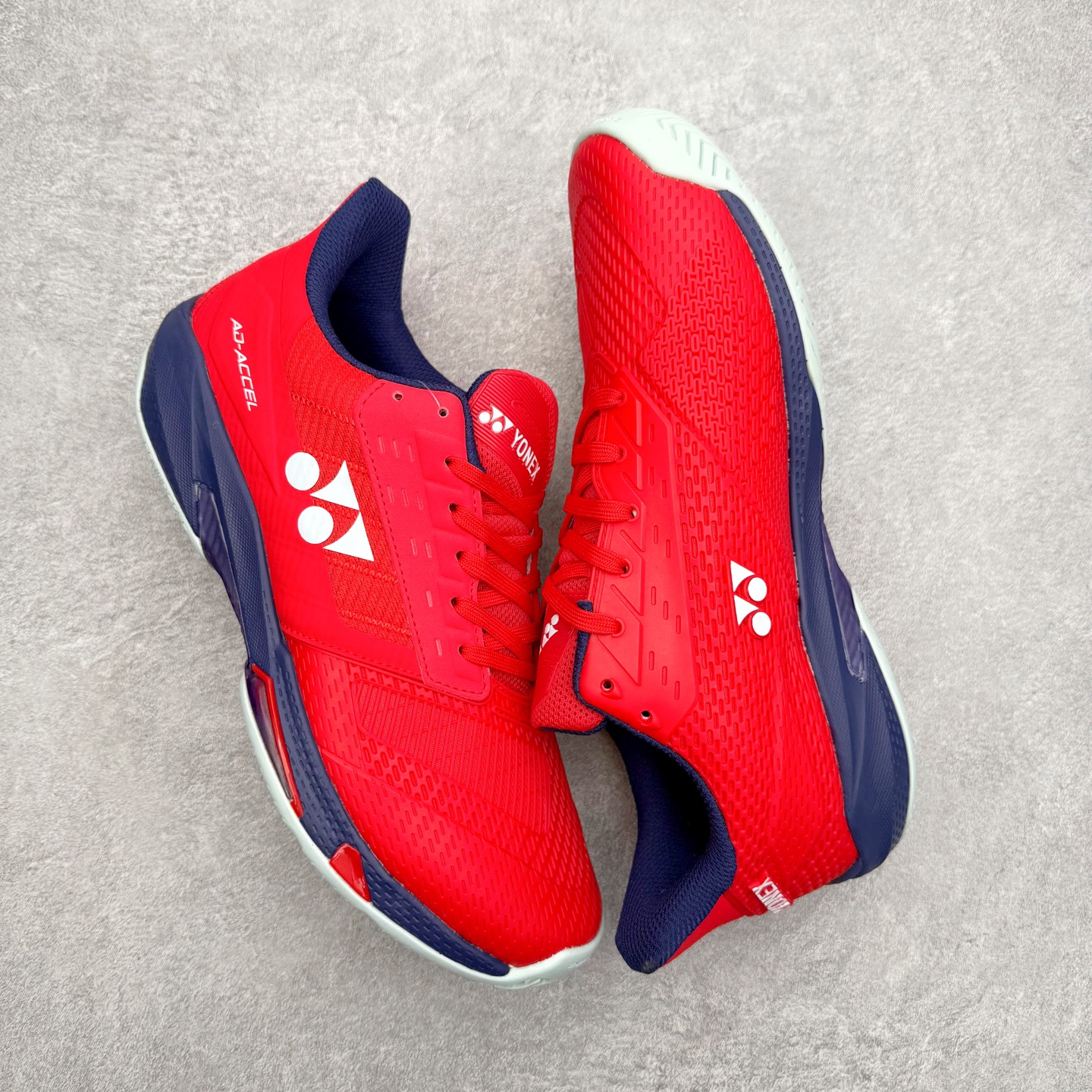 图片[3]-YONEX尤尼克斯 AD ACCEL 舒适柔软 减震透气包裹性支撑平衡抗冲击轻便 低帮 网球鞋 男女同款 尤尼克斯（YONEX）成立时间1946年，总部地点是日本东京，是世界著名的羽毛球品牌。为了尽量满足不同使用需求，尤尼克斯研发了大量的型号的羽毛球用品。作为世界知名的羽拍专业制造商，尤尼克斯完全体现日本工艺的精益求精，羽拍牢牢占据世界第一的地位，同时网球拍也得到许多知名球星的喜爱。实拍调校N版已经零色差零失真 百分百还原实物色彩所见即所得 不存在货不对板色差等低级问题 选购参考实物拍摄 不混卖不参货 只用心做好货严格选品 承诺混一赔十 尺码：36 36.5 37.5 38 38.5 39 40 40.5 41 42 42.5 43 44 44.5 45-选品中心