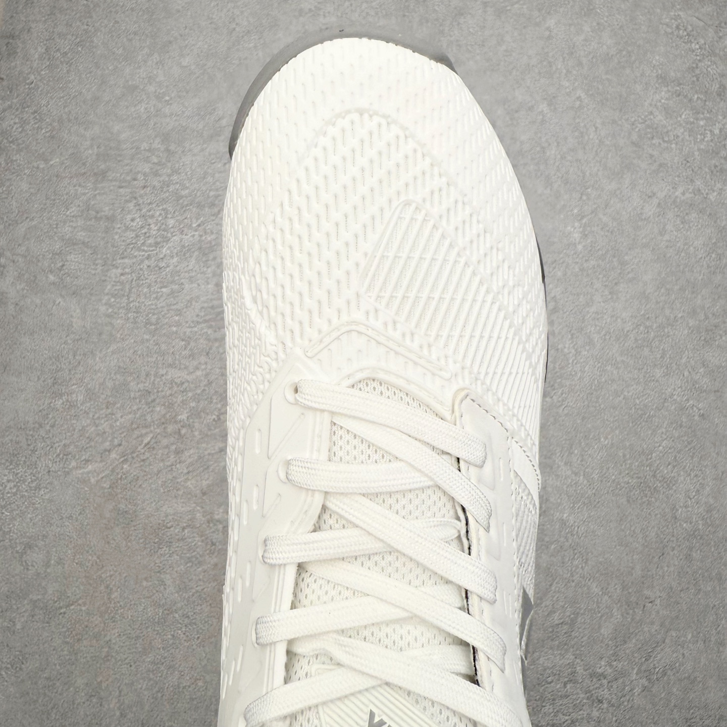 图片[4]-YONEX尤尼克斯 AD ACCEL 舒适柔软 减震透气包裹性支撑平衡抗冲击轻便 低帮 网球鞋 男女同款 尤尼克斯（YONEX）成立时间1946年，总部地点是日本东京，是世界著名的羽毛球品牌。为了尽量满足不同使用需求，尤尼克斯研发了大量的型号的羽毛球用品。作为世界知名的羽拍专业制造商，尤尼克斯完全体现日本工艺的精益求精，羽拍牢牢占据世界第一的地位，同时网球拍也得到许多知名球星的喜爱。实拍调校N版已经零色差零失真 百分百还原实物色彩所见即所得 不存在货不对板色差等低级问题 选购参考实物拍摄 不混卖不参货 只用心做好货严格选品 承诺混一赔十 尺码：36 36.5 37.5 38 38.5 39 40 40.5 41 42 42.5 43 44 44.5 45-选品中心