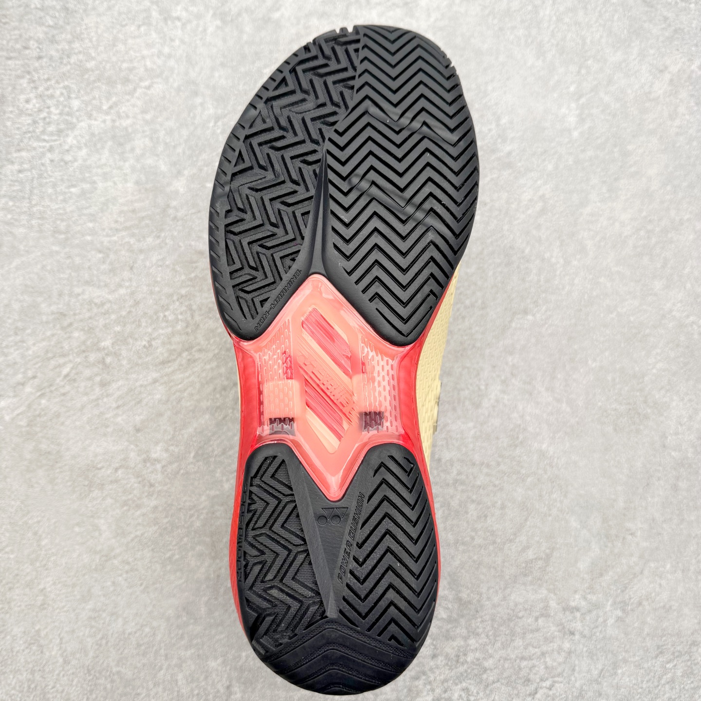 图片[9]-YONEX尤尼克斯 AD ACCEL 舒适柔软 减震透气包裹性支撑平衡抗冲击轻便 低帮 网球鞋 男女同款 尤尼克斯（YONEX）成立时间1946年，总部地点是日本东京，是世界著名的羽毛球品牌。为了尽量满足不同使用需求，尤尼克斯研发了大量的型号的羽毛球用品。作为世界知名的羽拍专业制造商，尤尼克斯完全体现日本工艺的精益求精，羽拍牢牢占据世界第一的地位，同时网球拍也得到许多知名球星的喜爱。实拍调校N版已经零色差零失真 百分百还原实物色彩所见即所得 不存在货不对板色差等低级问题 选购参考实物拍摄 不混卖不参货 只用心做好货严格选品 承诺混一赔十 尺码：36 36.5 37.5 38 38.5 39 40 40.5 41 42 42.5 43 44 44.5 45-选品中心